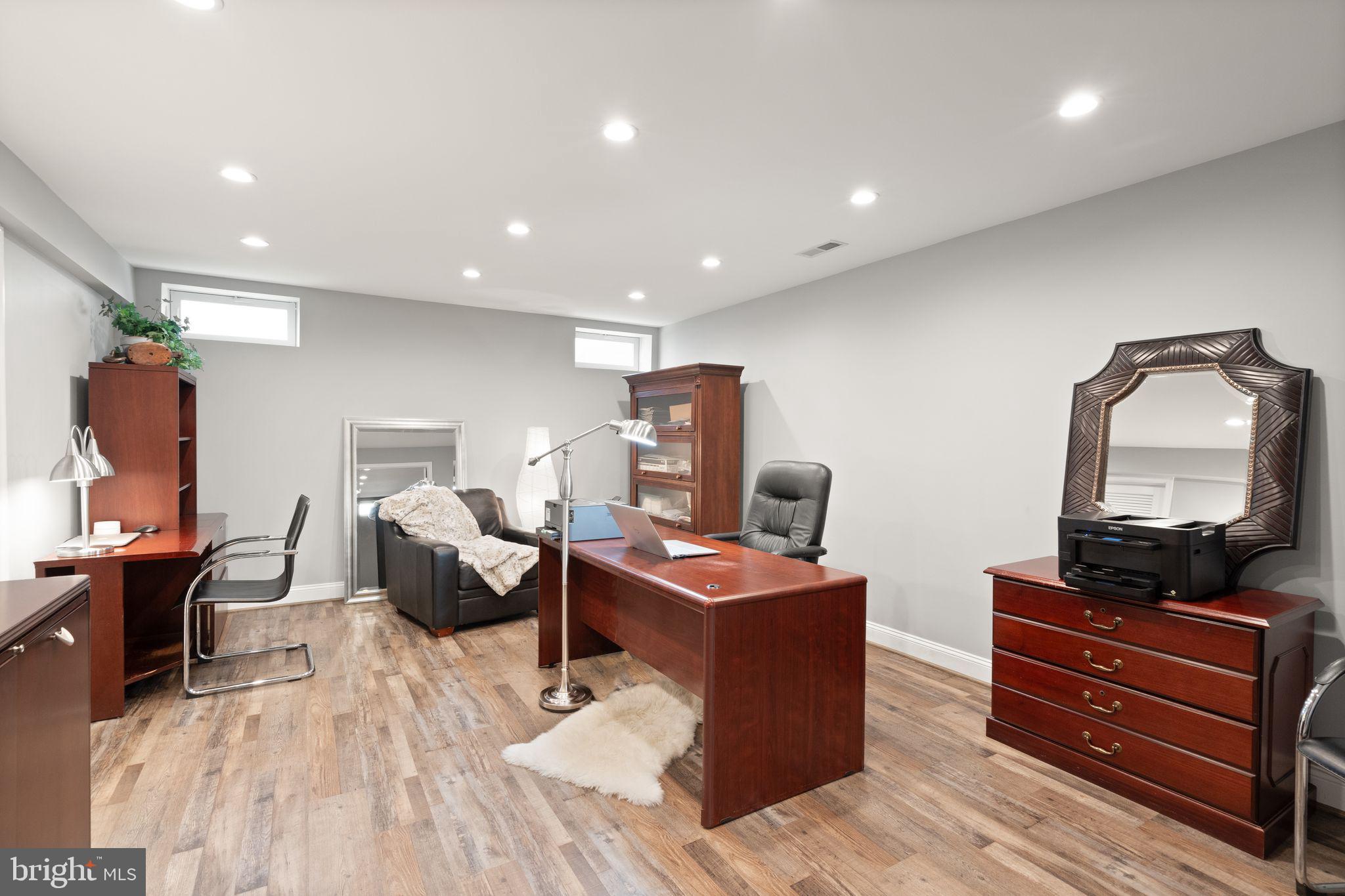 VIRGINIA OAKS - Residential