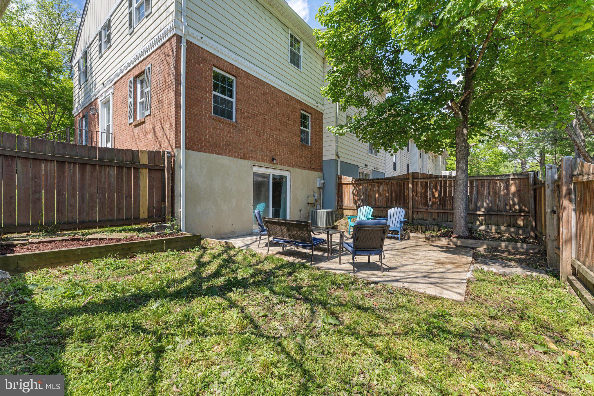 HERITAGE SQUARE - Residential