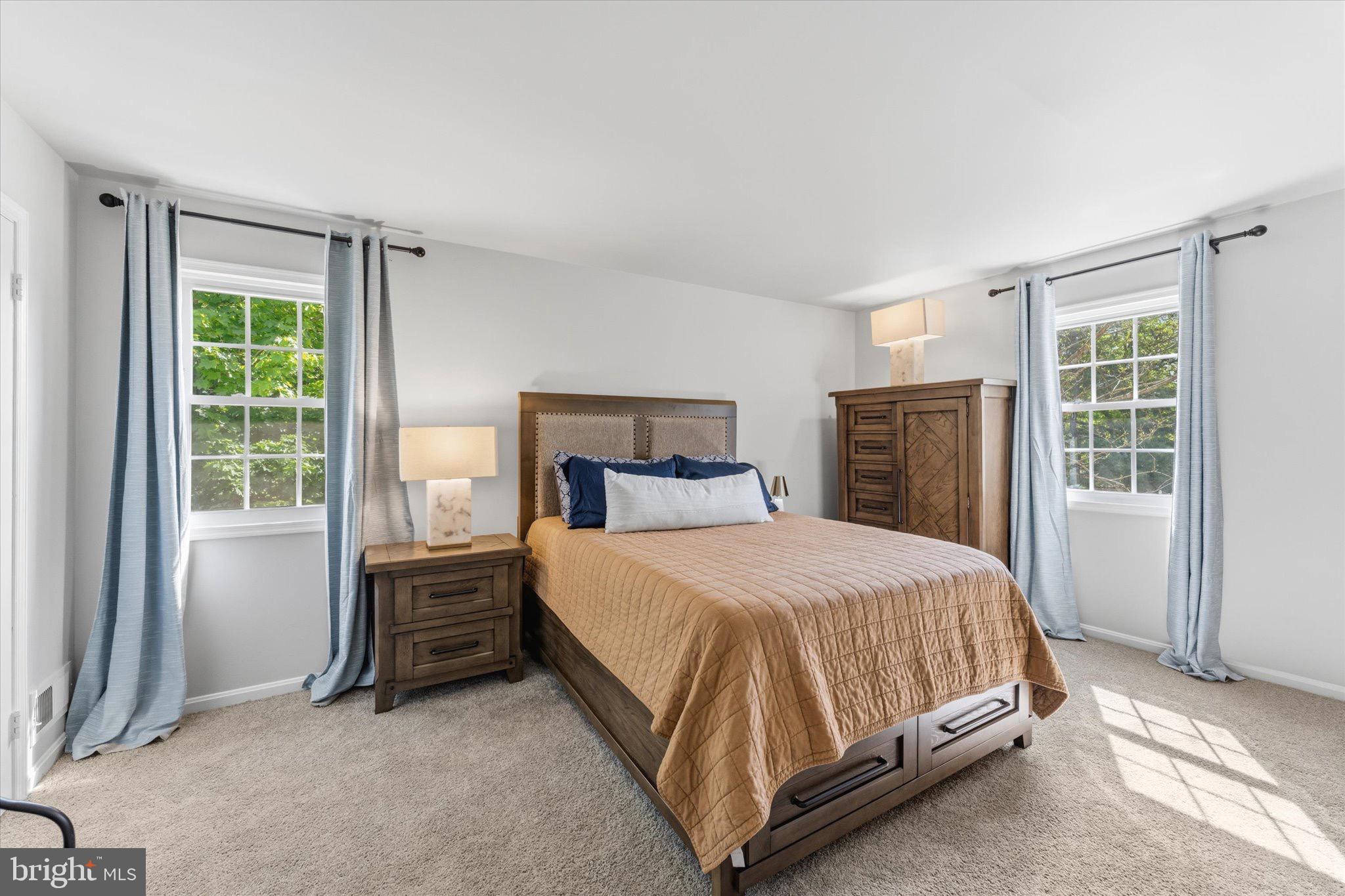 HERITAGE SQUARE - Residential