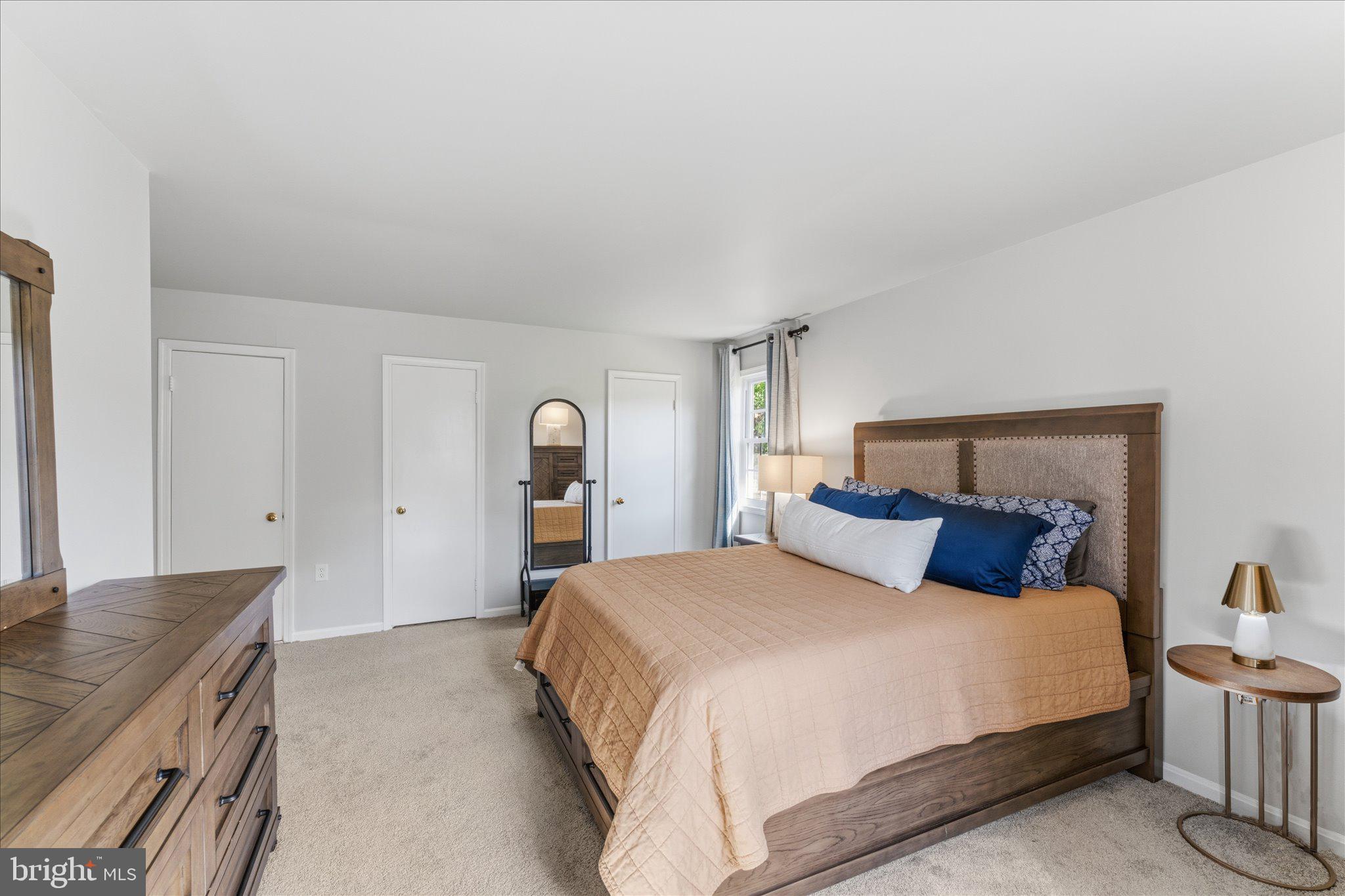 HERITAGE SQUARE - Residential