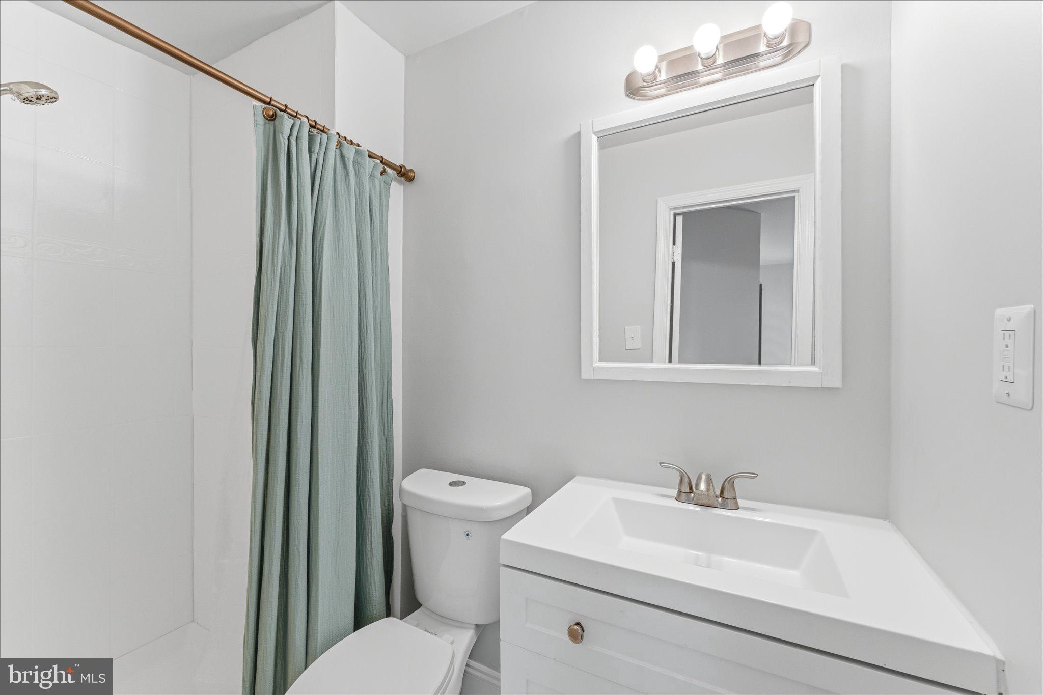 HERITAGE SQUARE - Residential