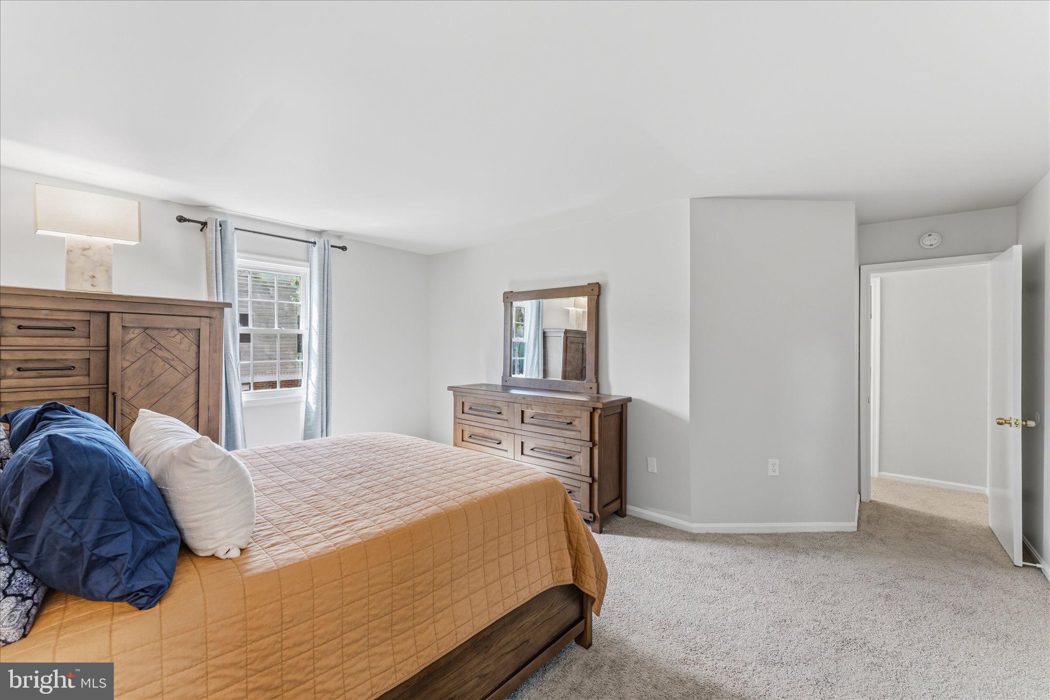 HERITAGE SQUARE - Residential