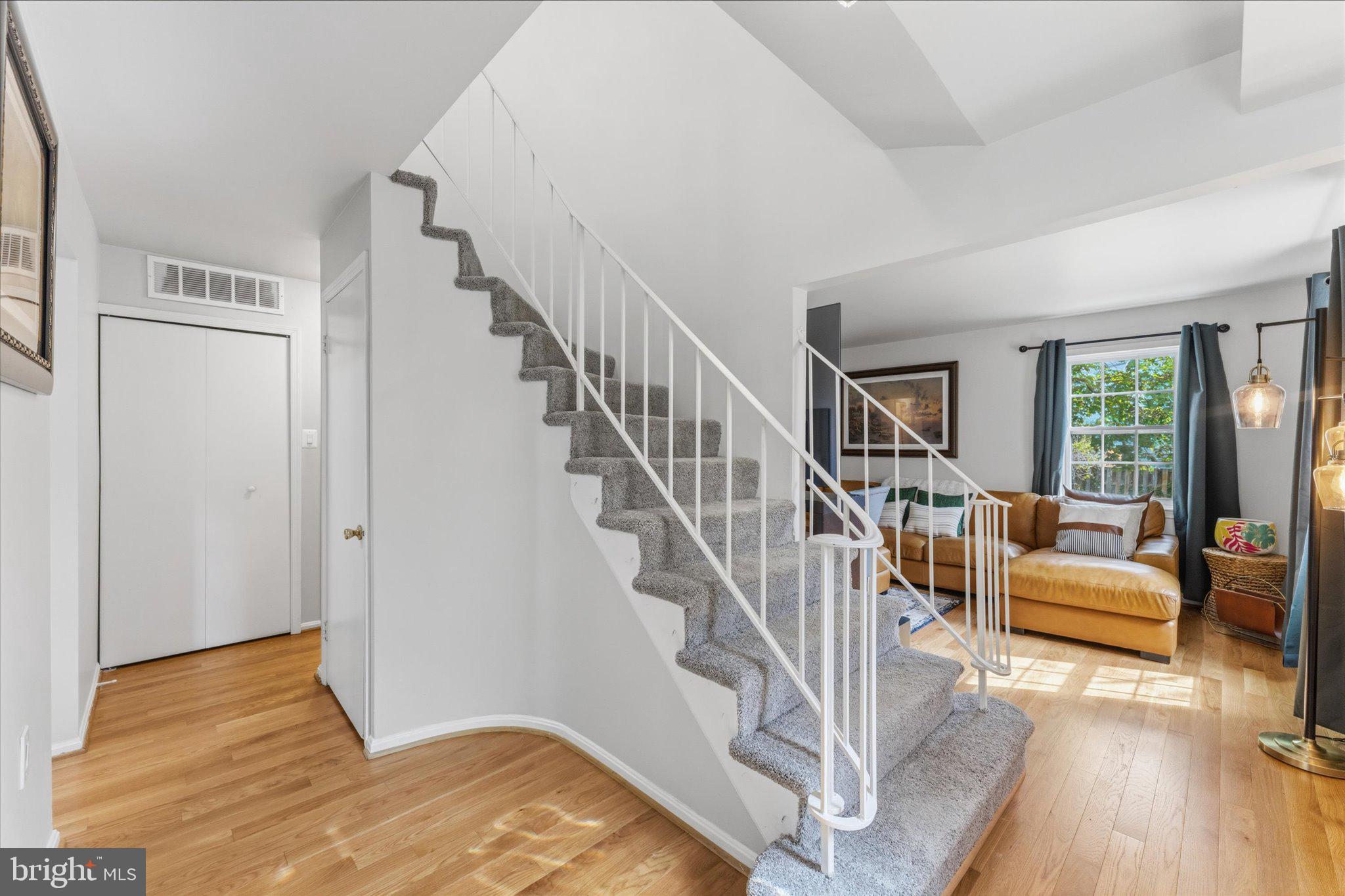 HERITAGE SQUARE - Residential