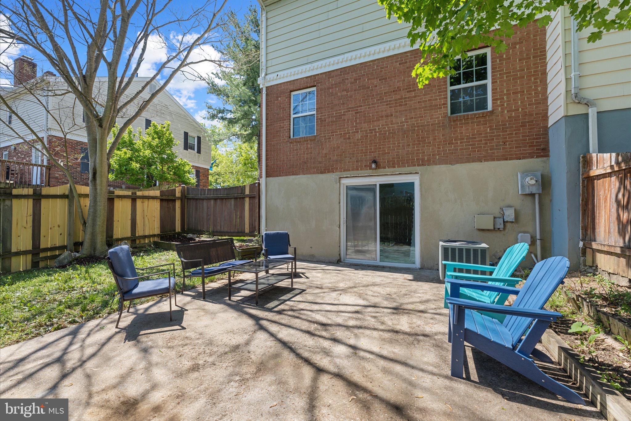 HERITAGE SQUARE - Residential