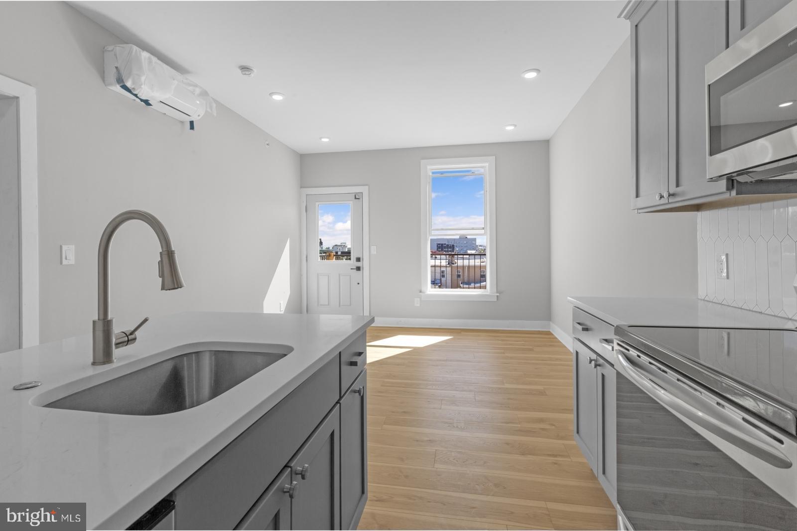 OLDE KENSINGTON - Residential Lease