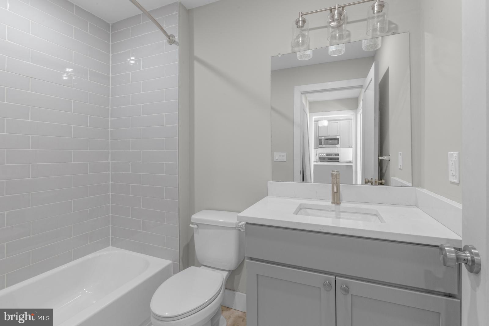 OLDE KENSINGTON - Residential Lease