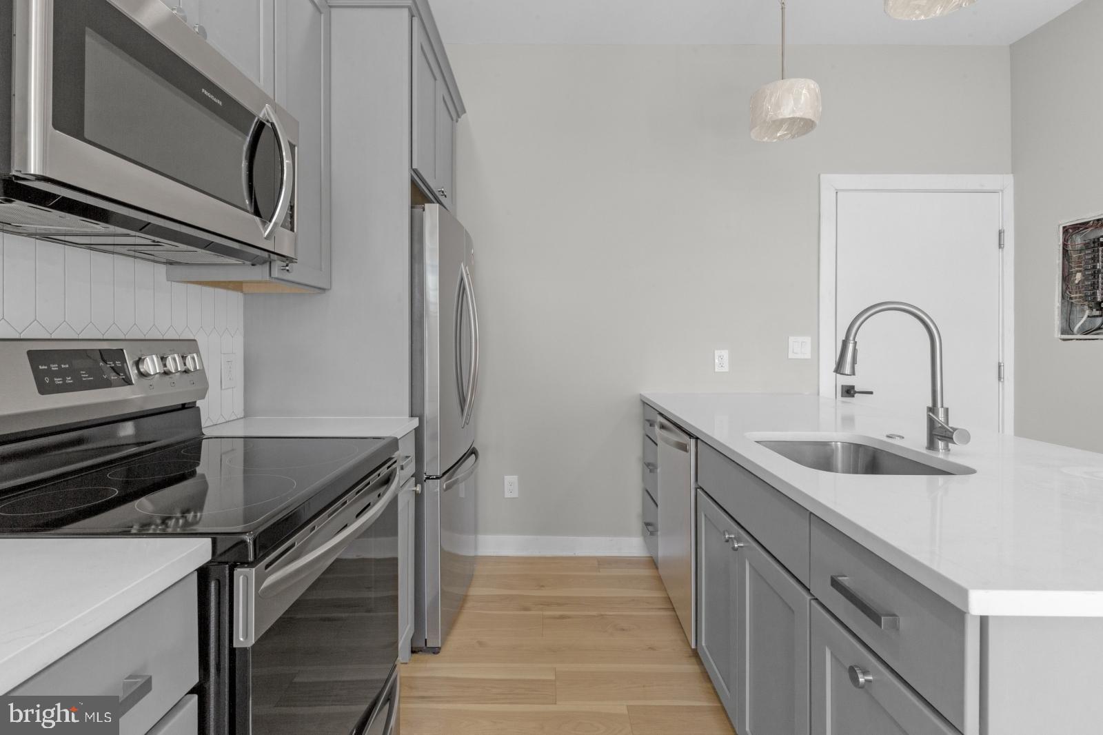 OLDE KENSINGTON - Residential Lease