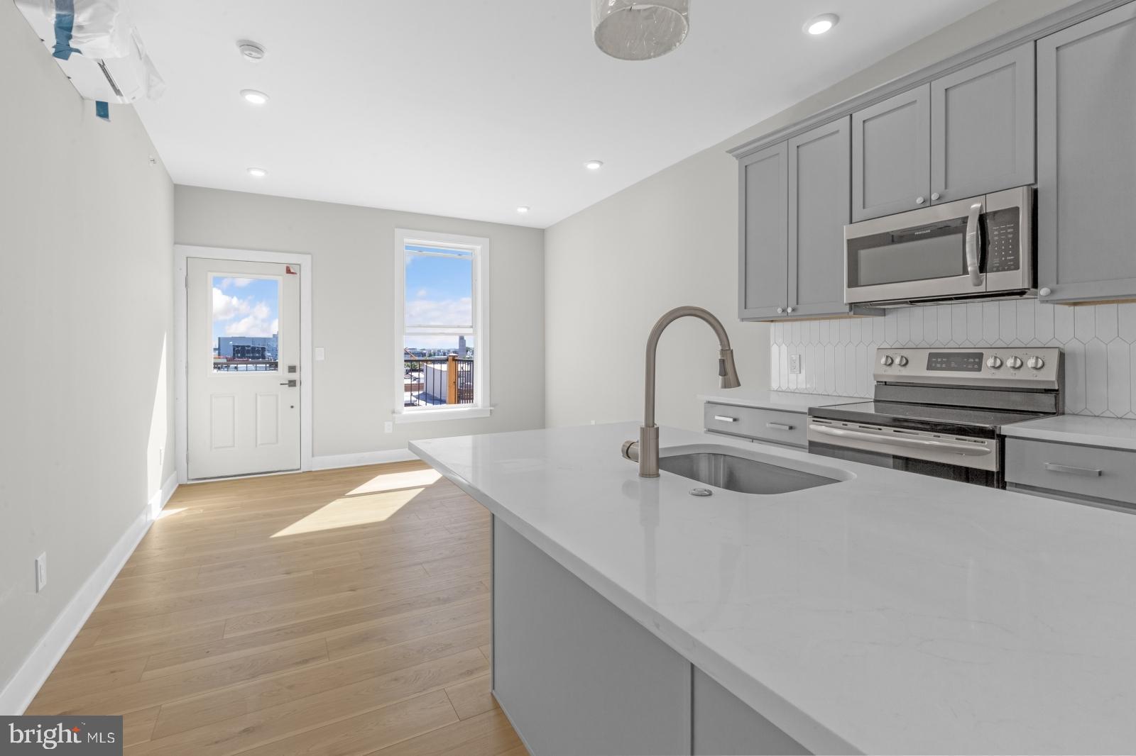 OLDE KENSINGTON - Residential Lease