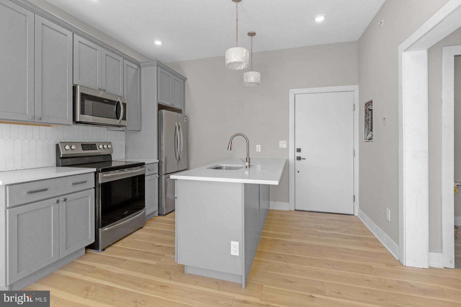 OLDE KENSINGTON - Residential Lease