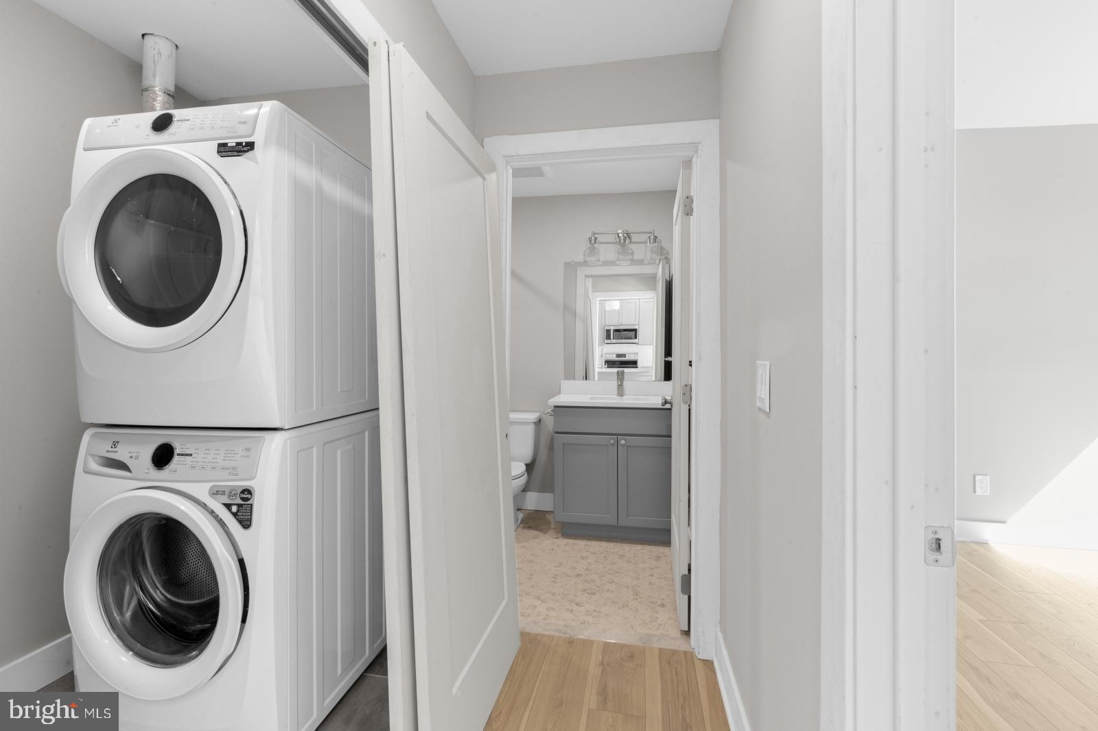 OLDE KENSINGTON - Residential Lease
