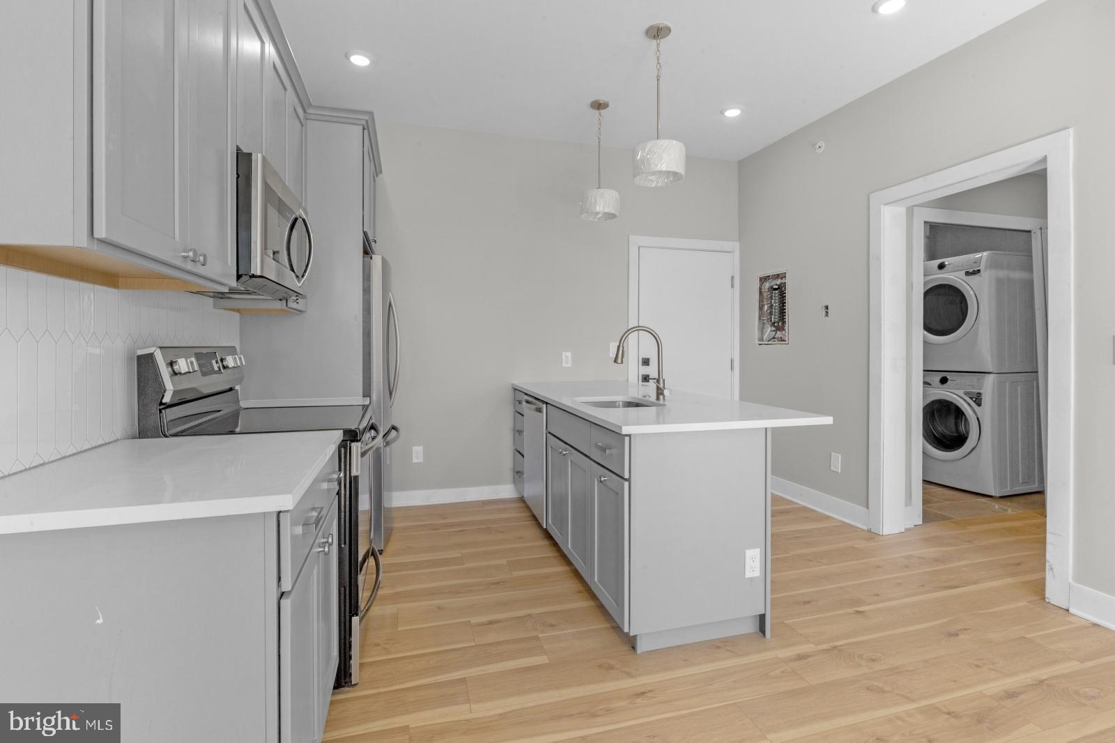 OLDE KENSINGTON - Residential Lease