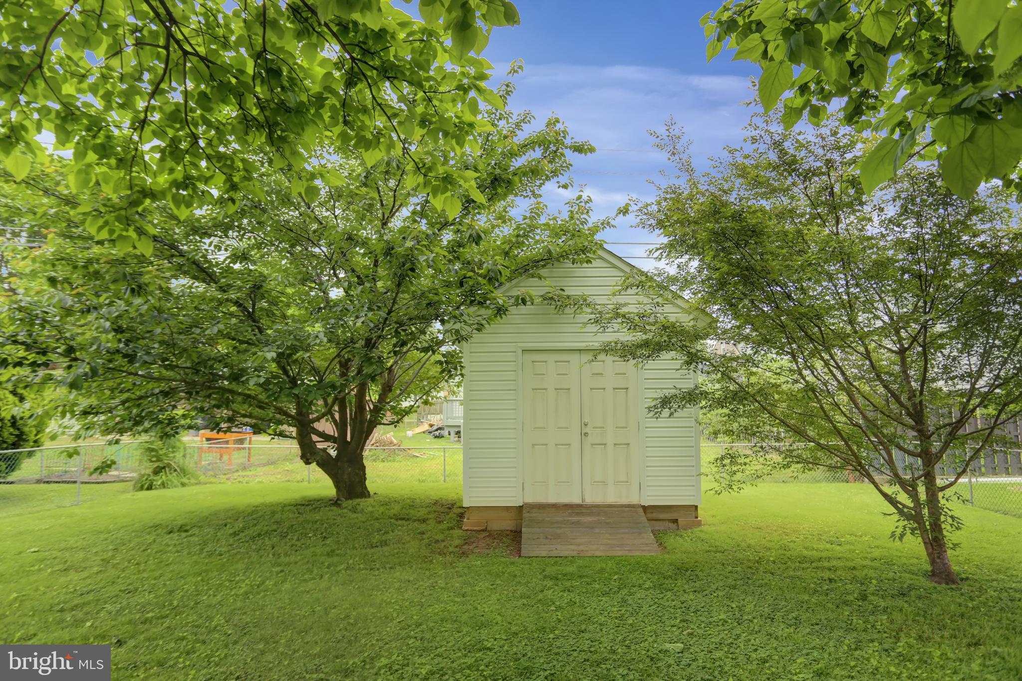 GRAY MANOR - Residential
