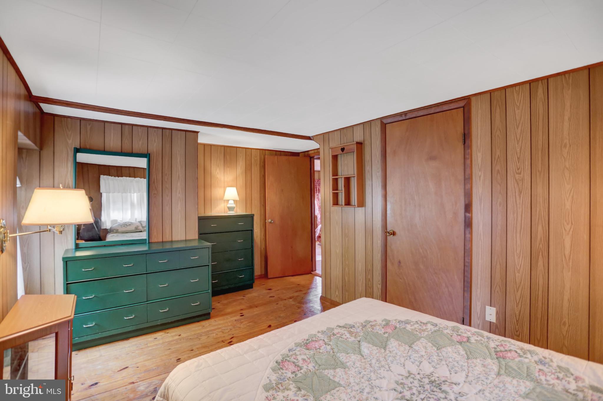 GRAY MANOR - Residential