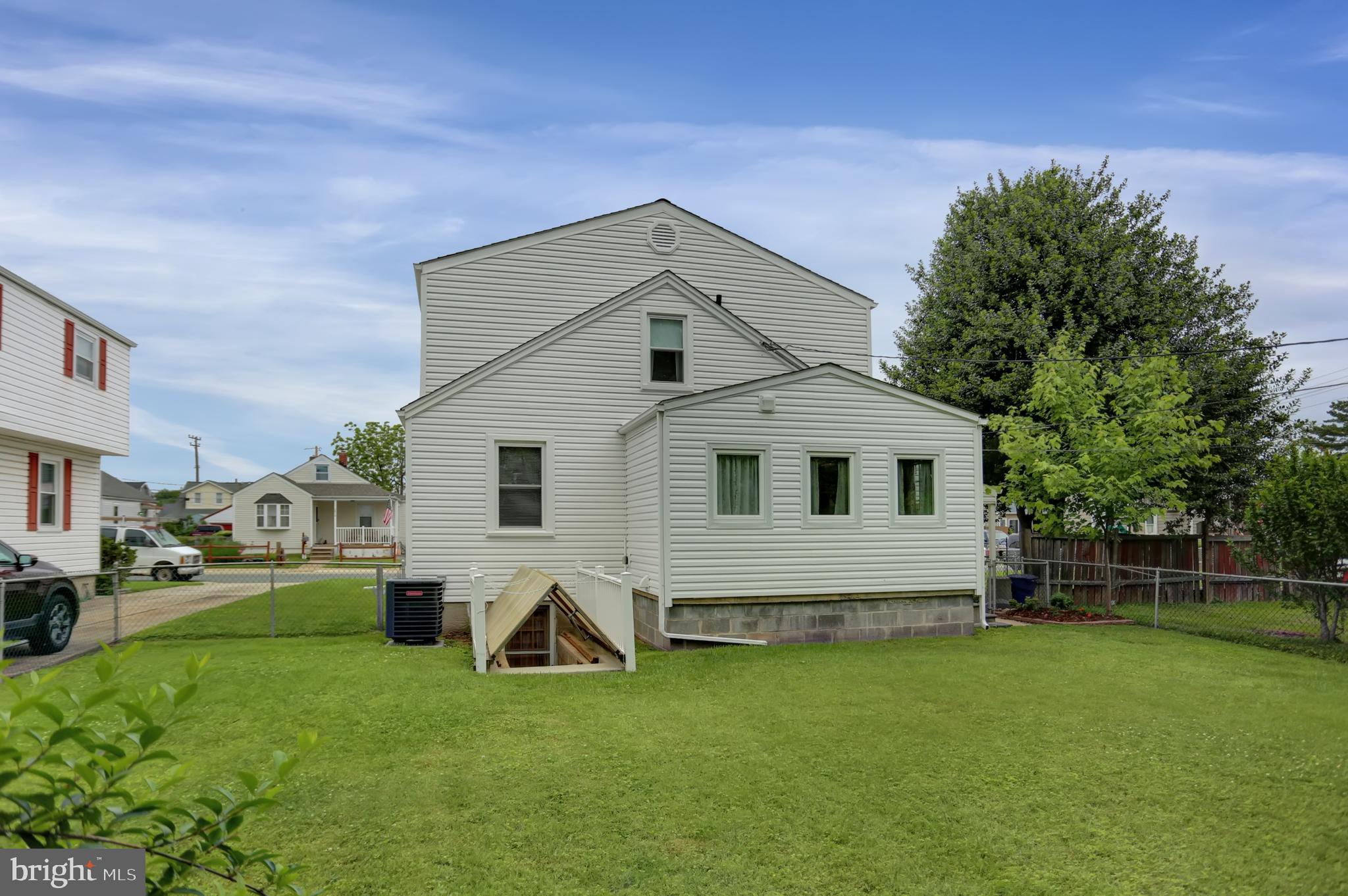 GRAY MANOR - Residential