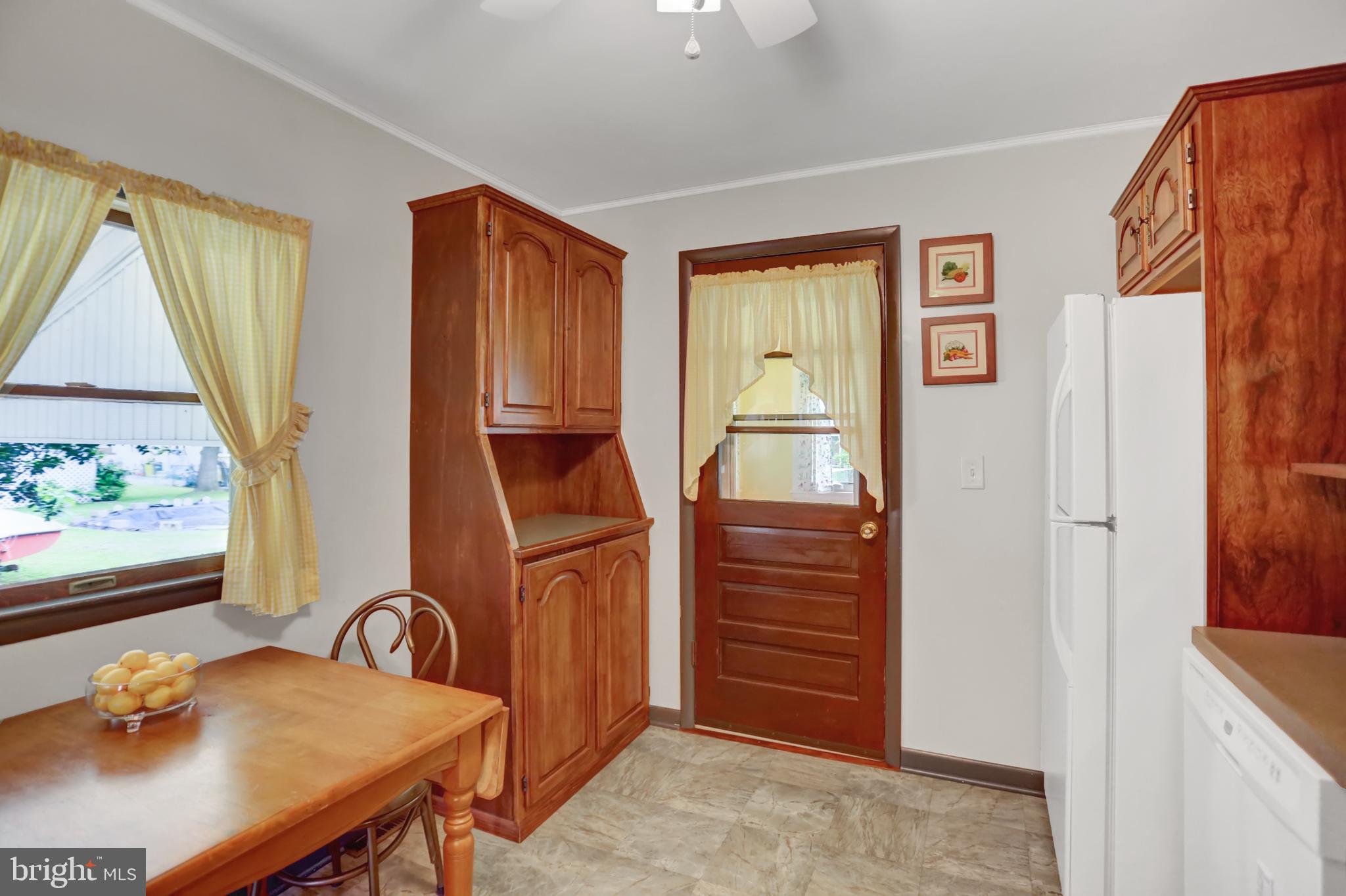 GRAY MANOR - Residential