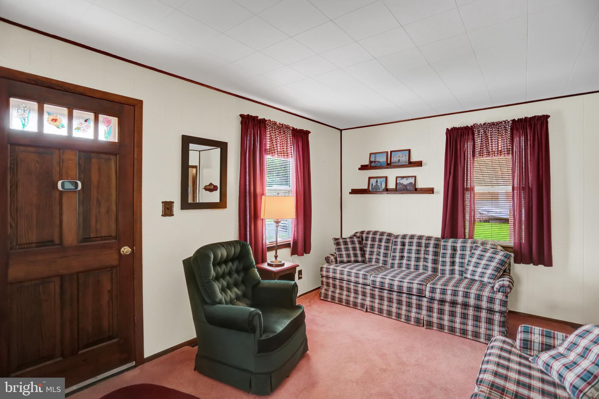 GRAY MANOR - Residential