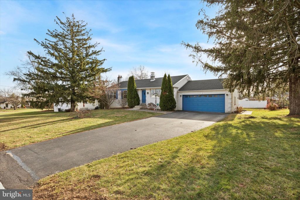 Photo of 603 Donna Drive, NORRISTOWN, PA 19403 (MLS # PAMC2162898)