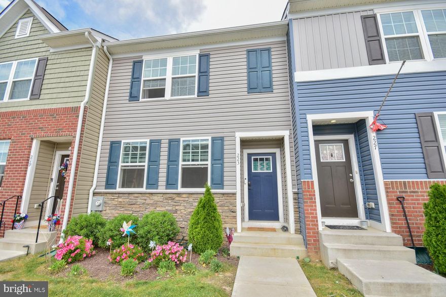 Almost new townhouse just perfect for a starter homeowner.  3 finished levels with 4 bedrooms, 3 full baths, and more, Super nice interior with 9' ceilings on the 1st floor, LVP, corian counters, shiplap wall, blinds convey, tile backsplash, kitchen cabinets with crown moulding, stainless appliances, washer/dryer convey, ceiling fans in all bedrooms, security system, camera doorbell, patio, and fenced back yard.