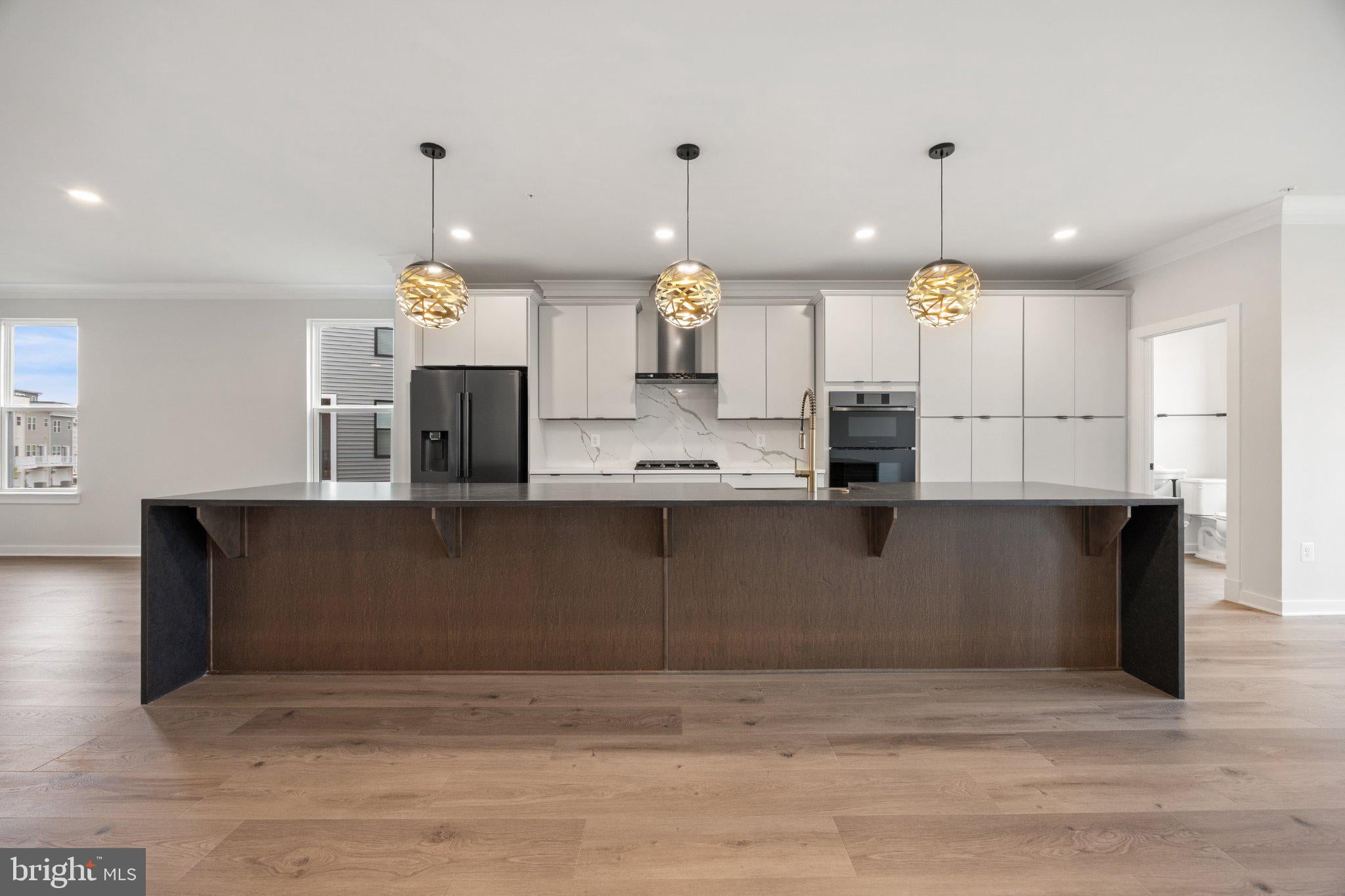 121 SUMMIT POINT BOULEVARD 15-J