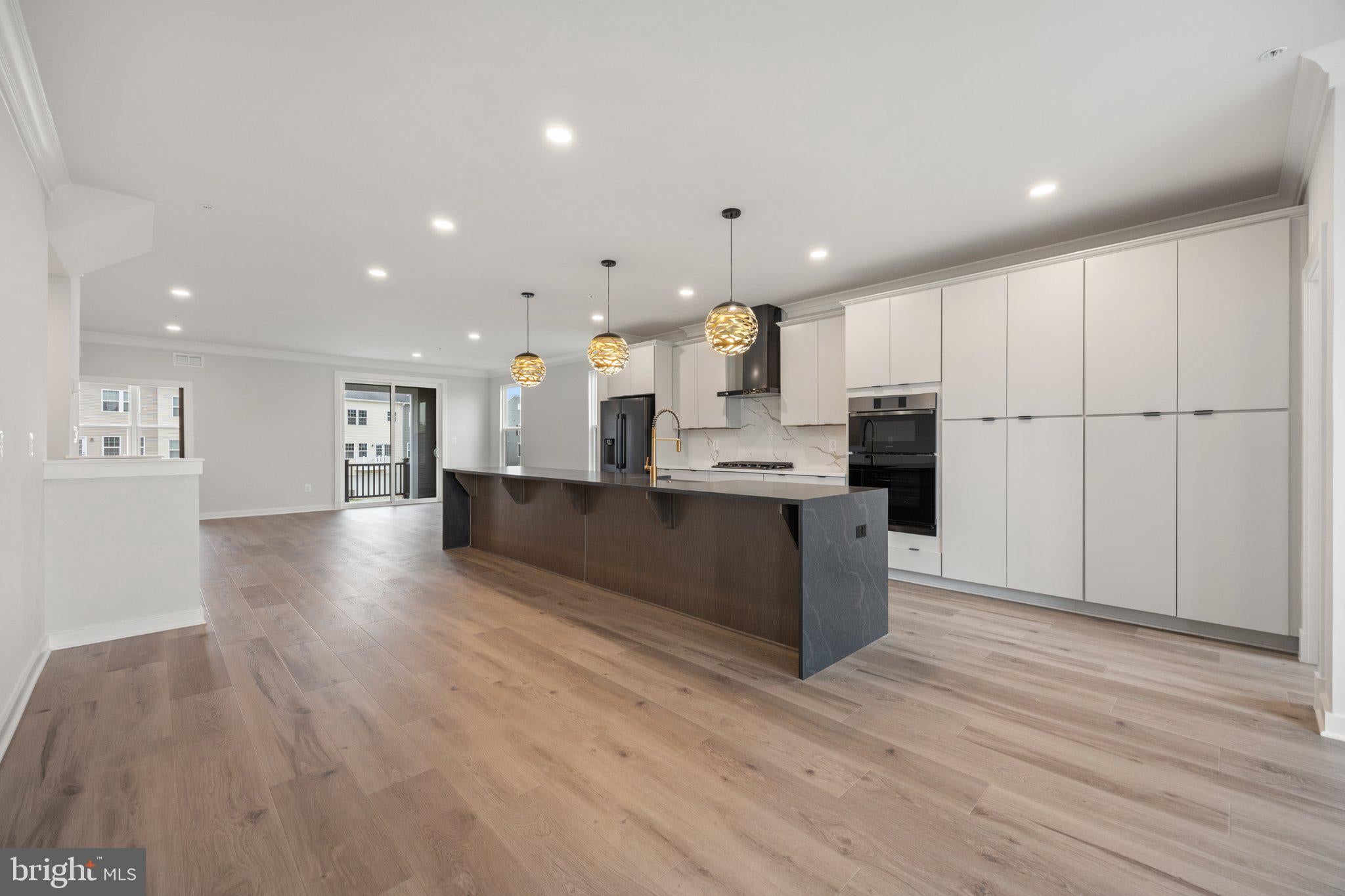 121 SUMMIT POINT BOULEVARD 15-J