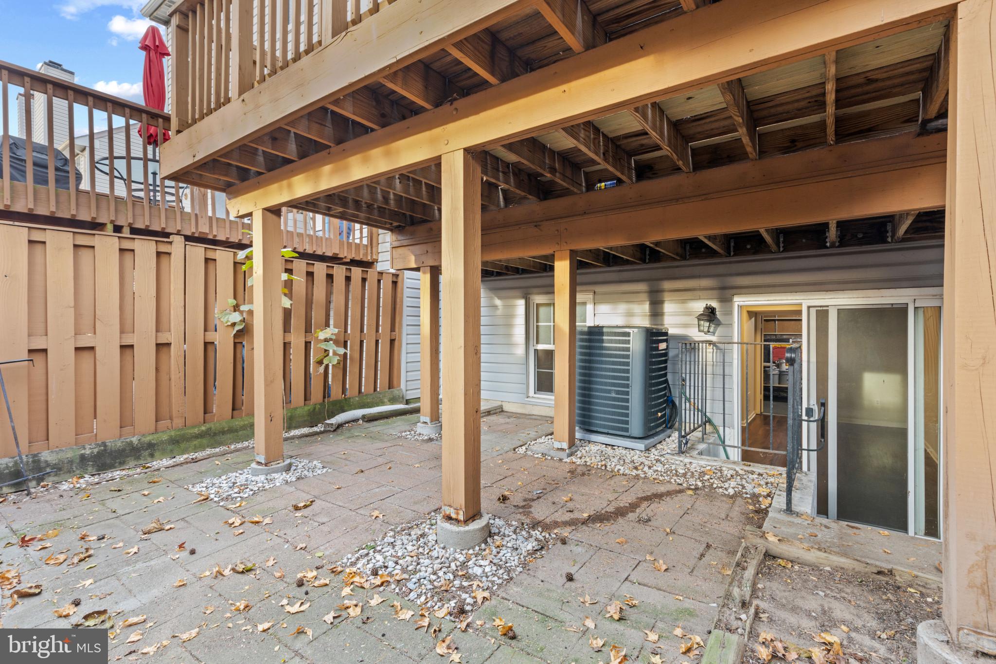 STONEY BEACH - Residential
