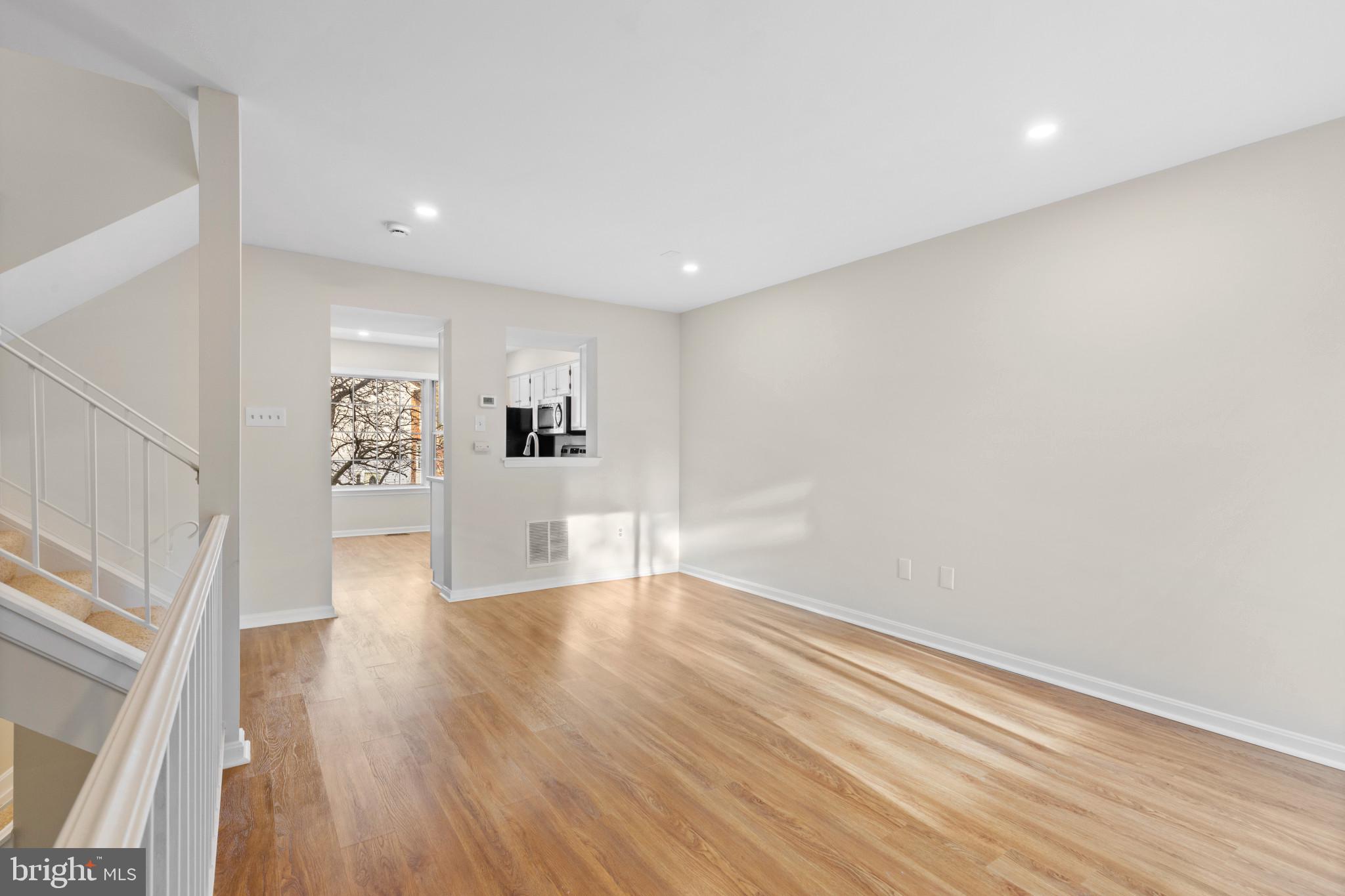 STONEY BEACH - Residential