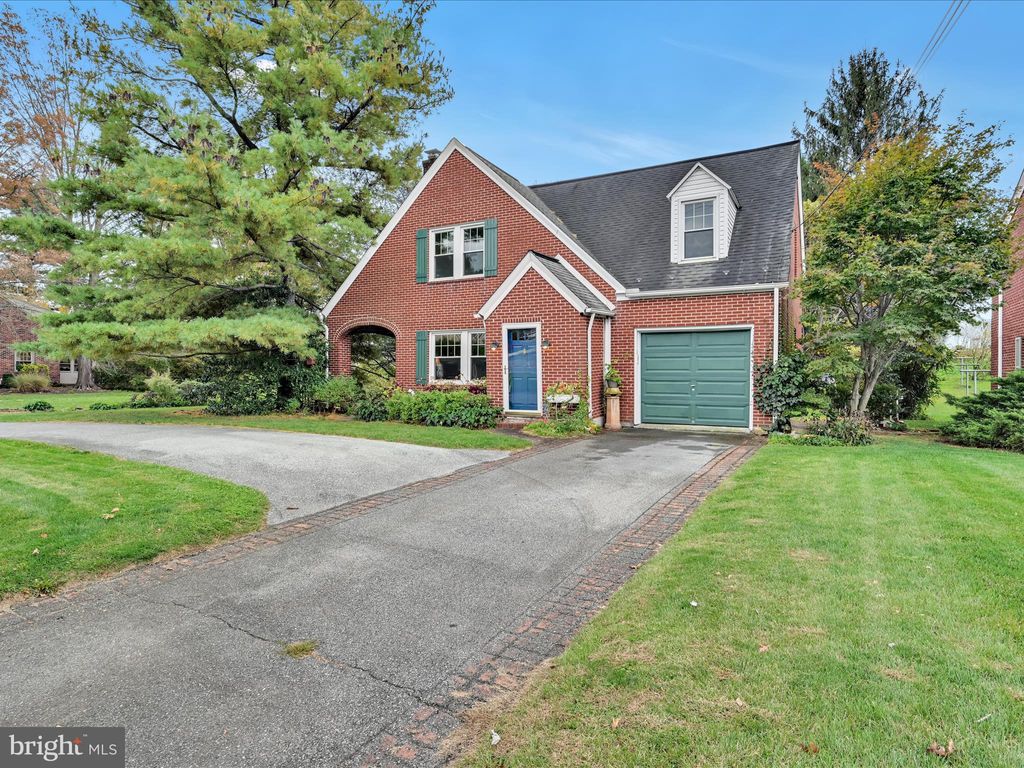 Photo of 816 E Main Street, MOUNT JOY, PA 17552 (MLS # PALA2078178)