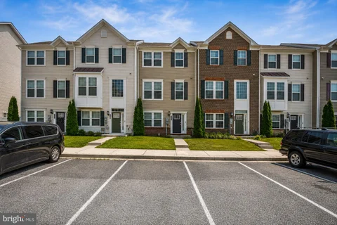 MLS: MDHR2055826