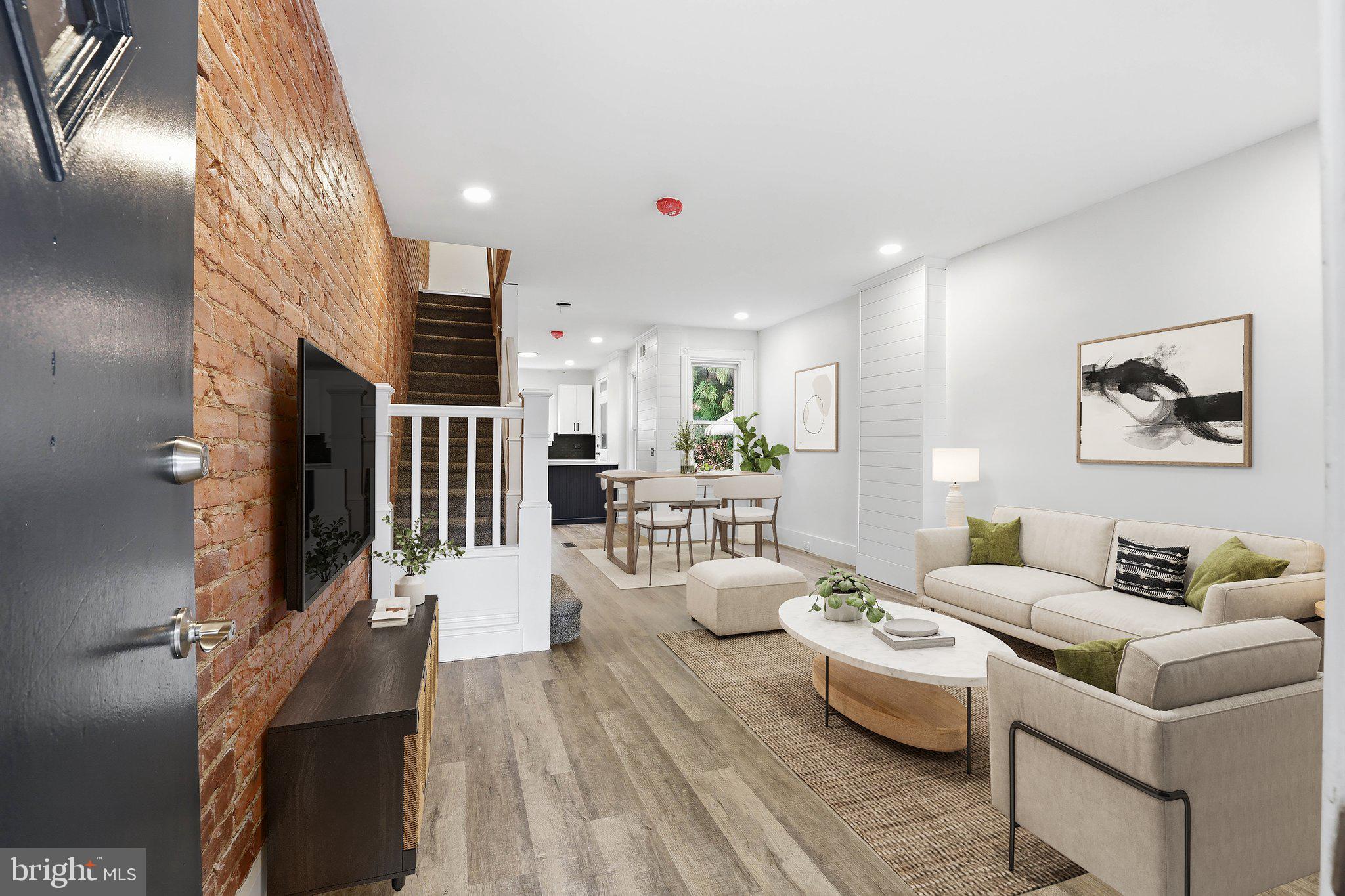 836 LAKE STREET