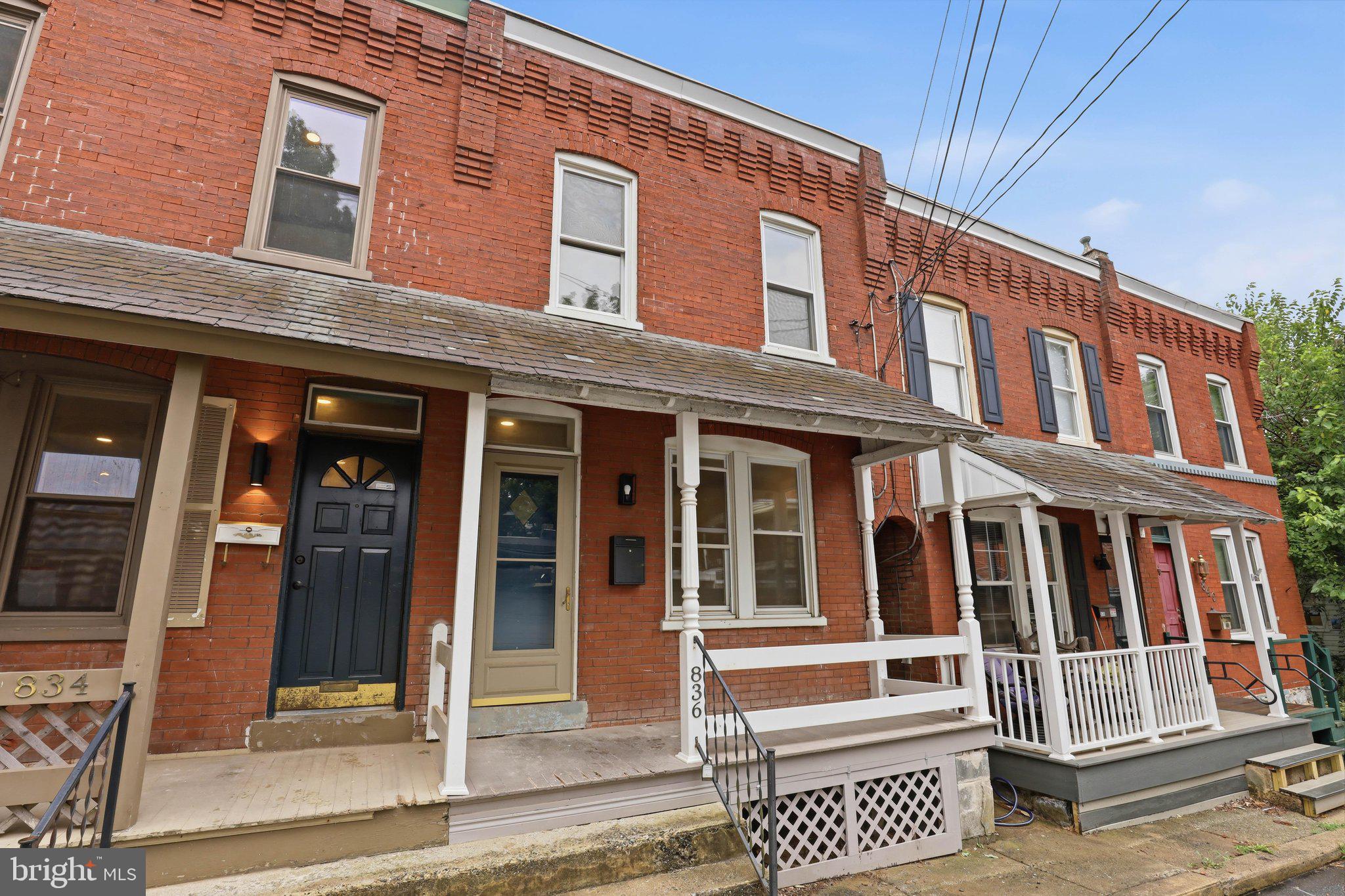 836 LAKE STREET
