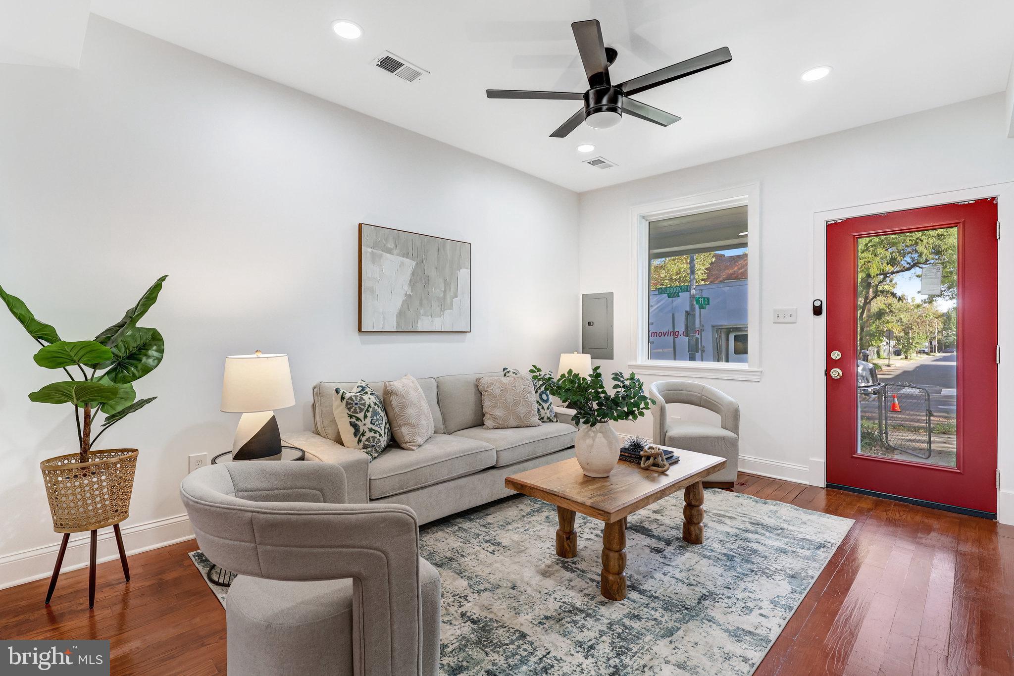 1113 HOLBROOK TERRACE NE