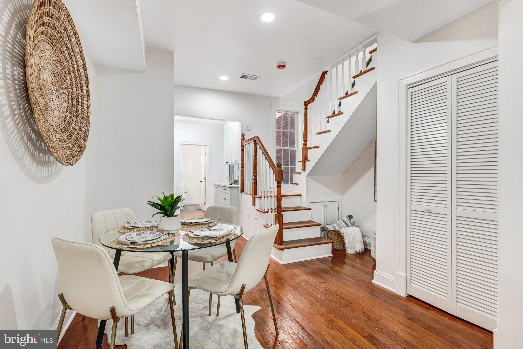 1113 HOLBROOK TERRACE NE