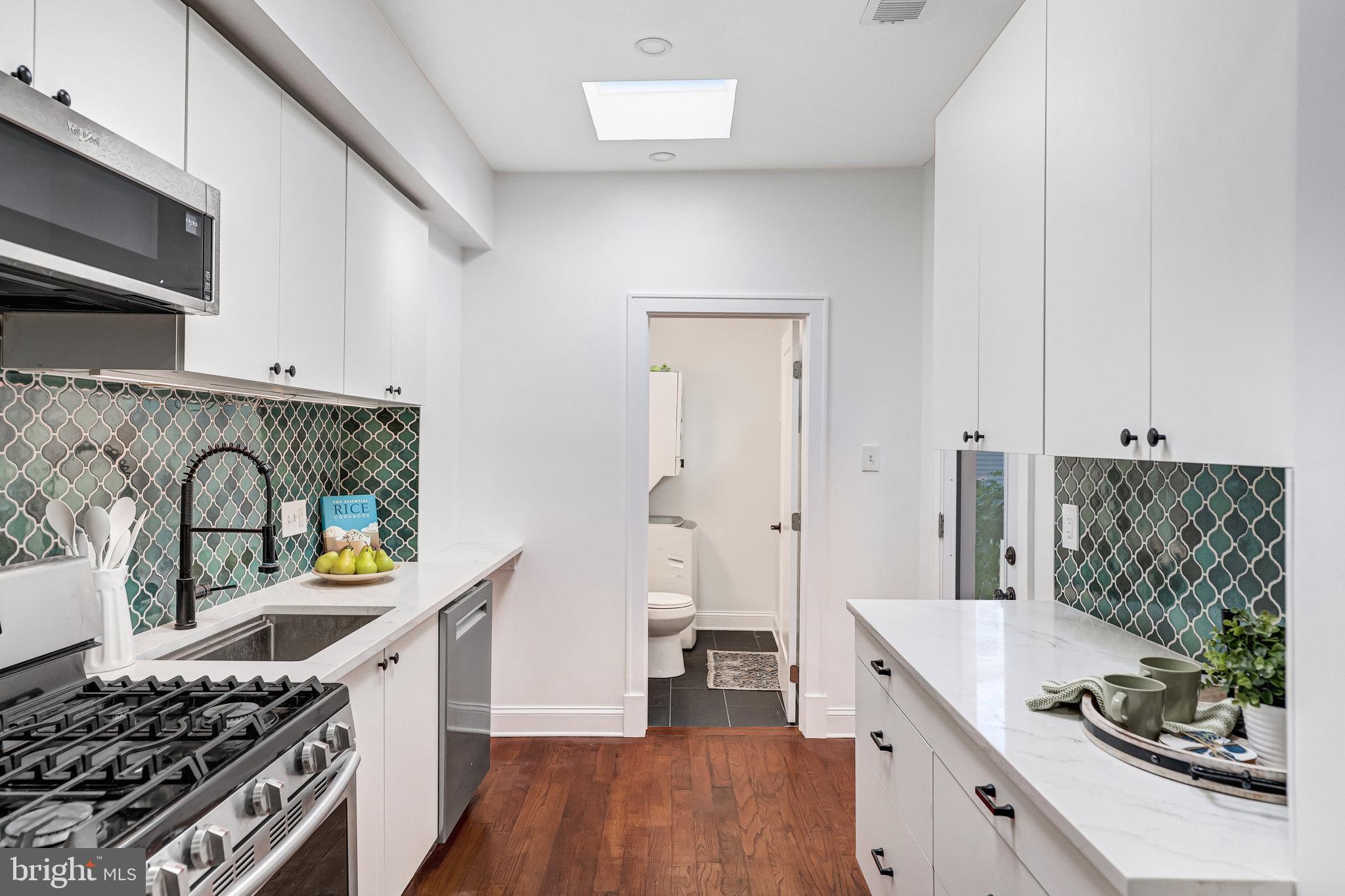 1113 HOLBROOK TERRACE NE