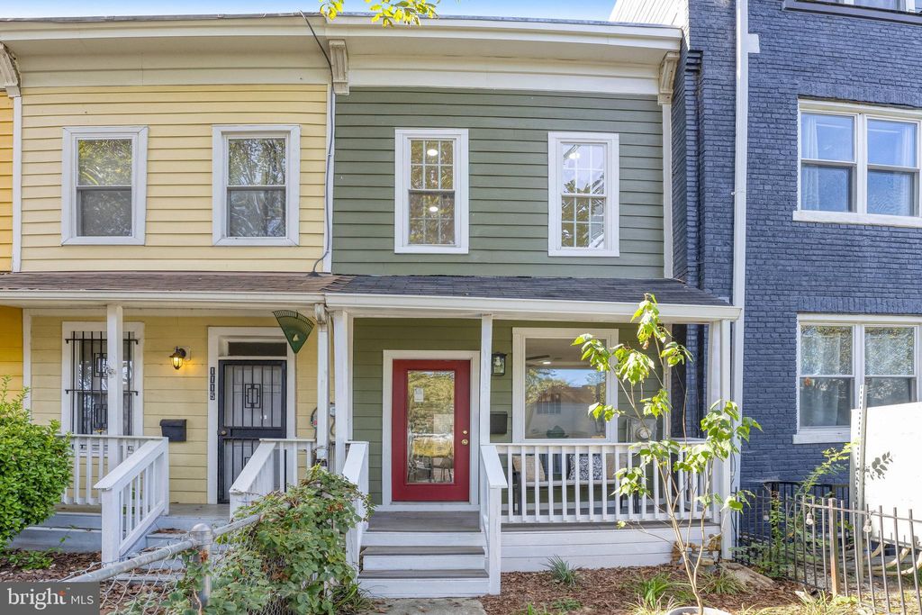 Photo of 1113 Holbrook Terrace NE, WASHINGTON, DC 20002 (MLS # DCDC2226092)