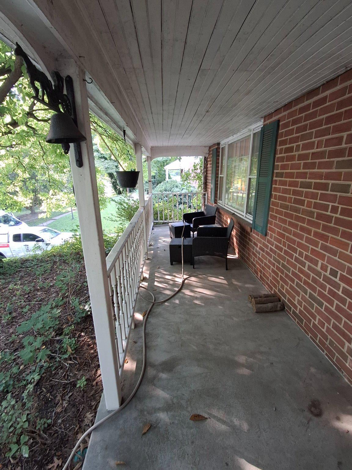 521 WOODLAND AVENUE