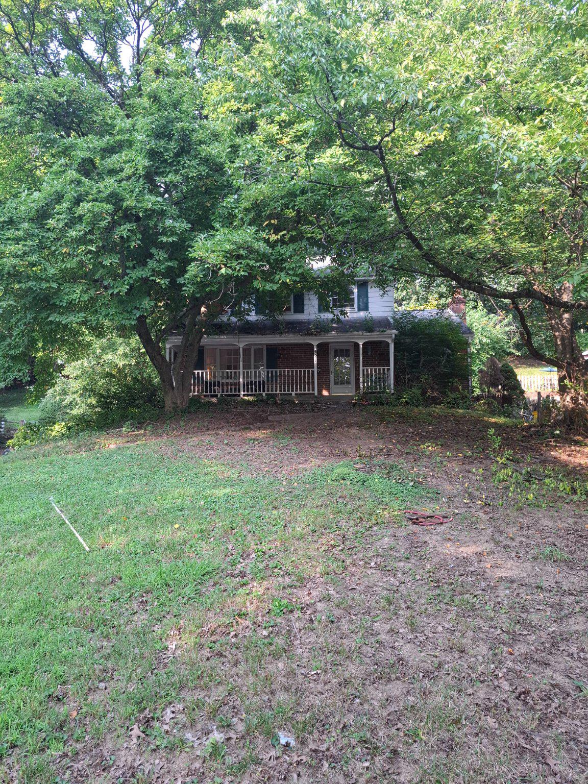 521 WOODLAND AVENUE