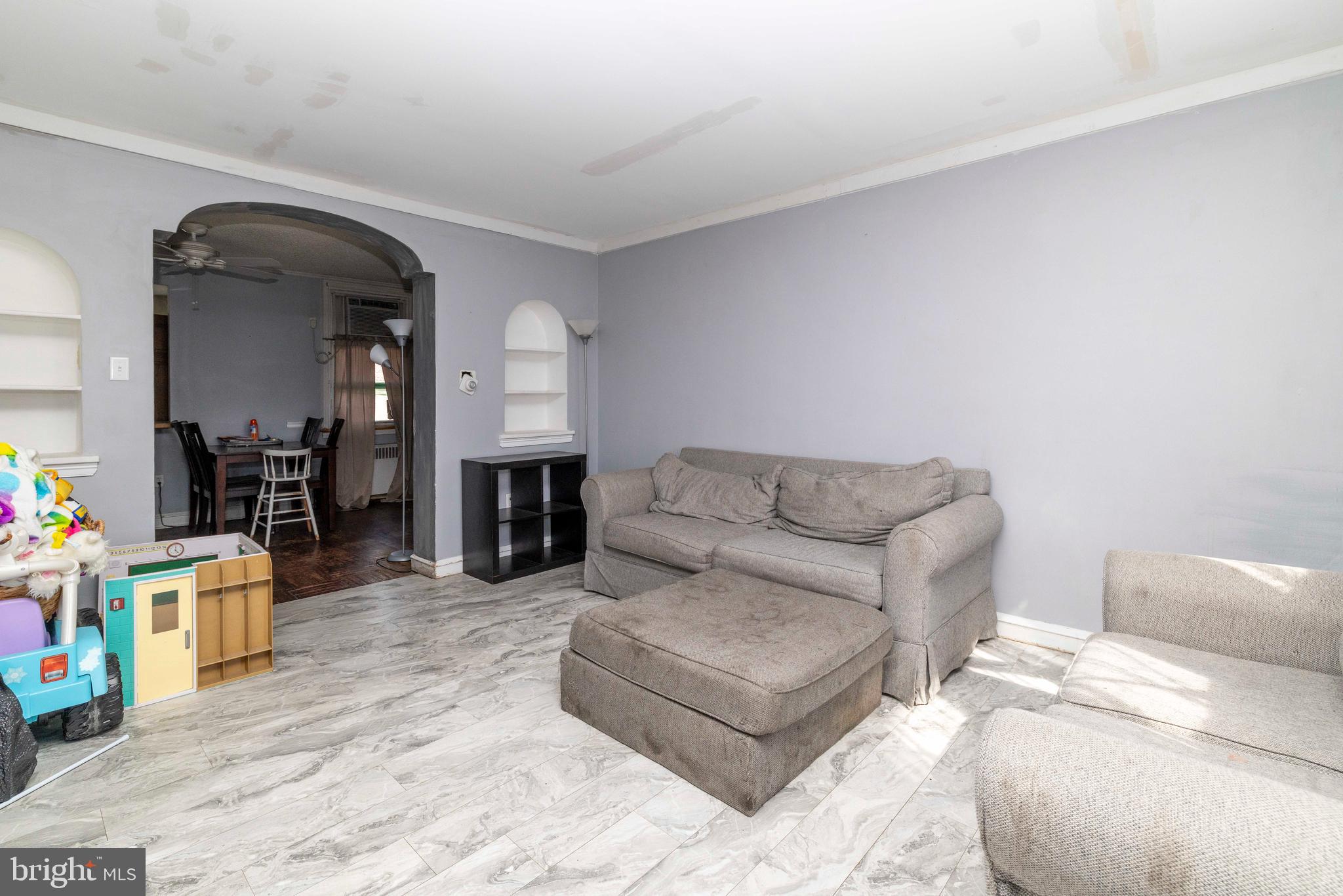 ROXBOROUGH - Residential