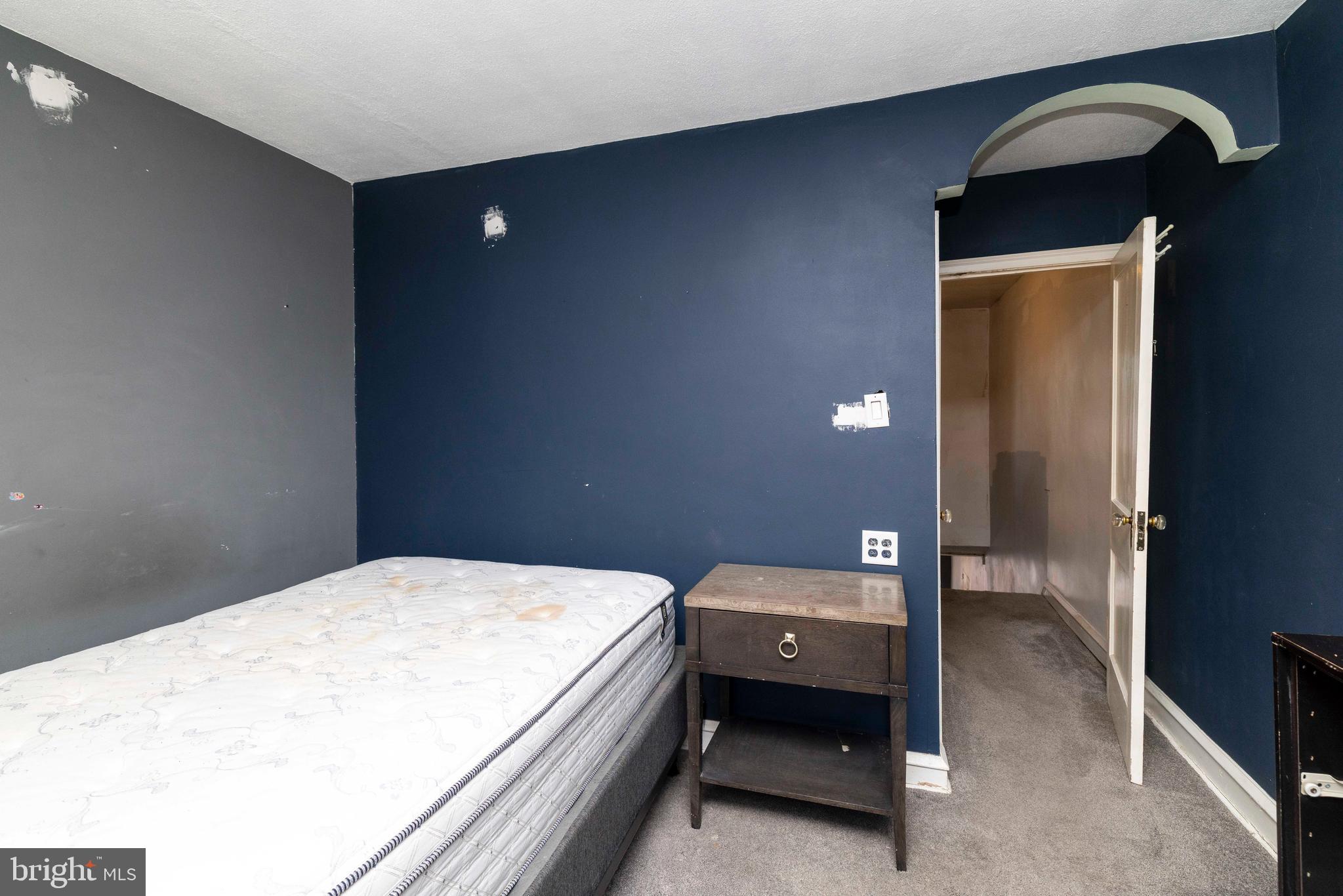 ROXBOROUGH - Residential