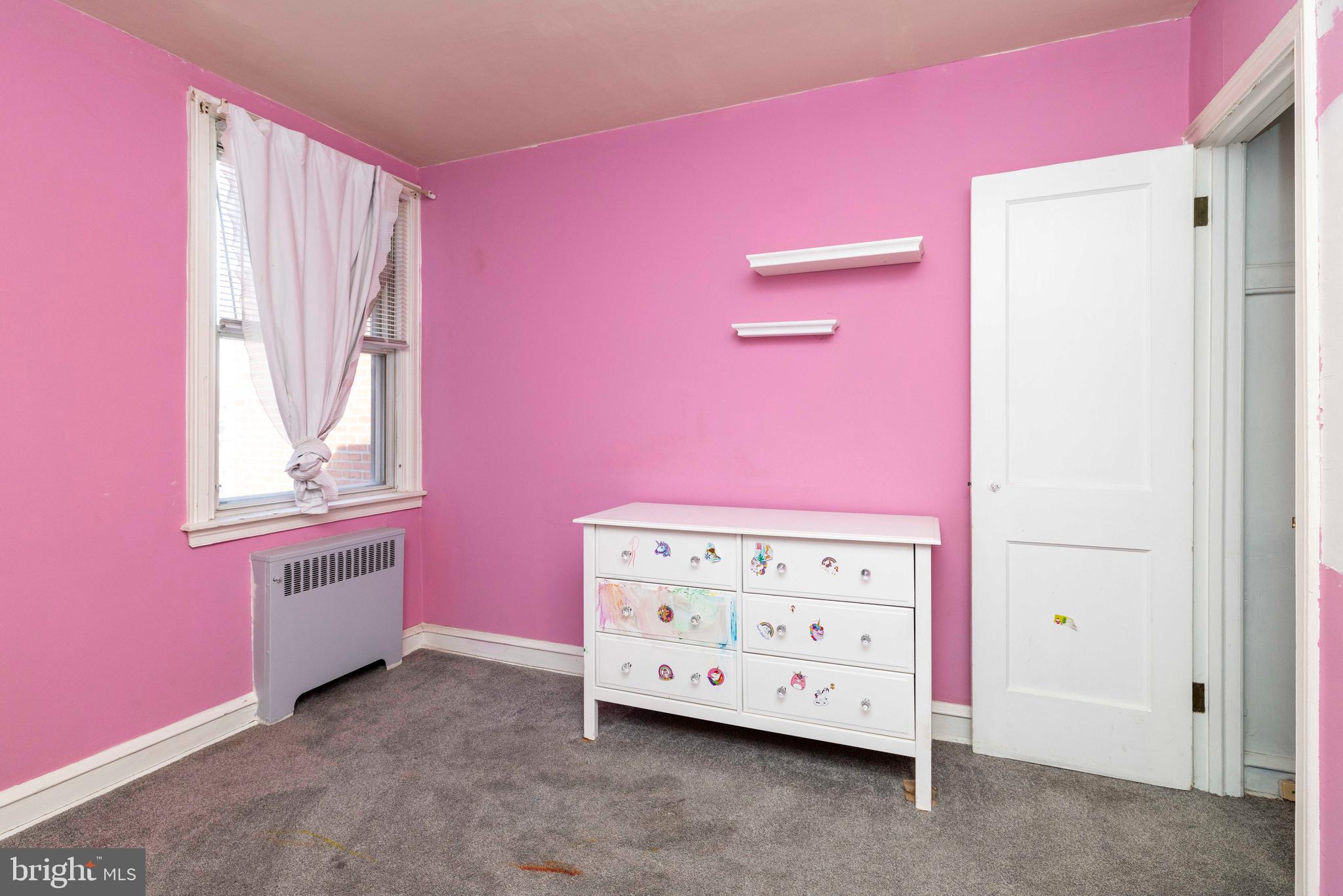 ROXBOROUGH - Residential