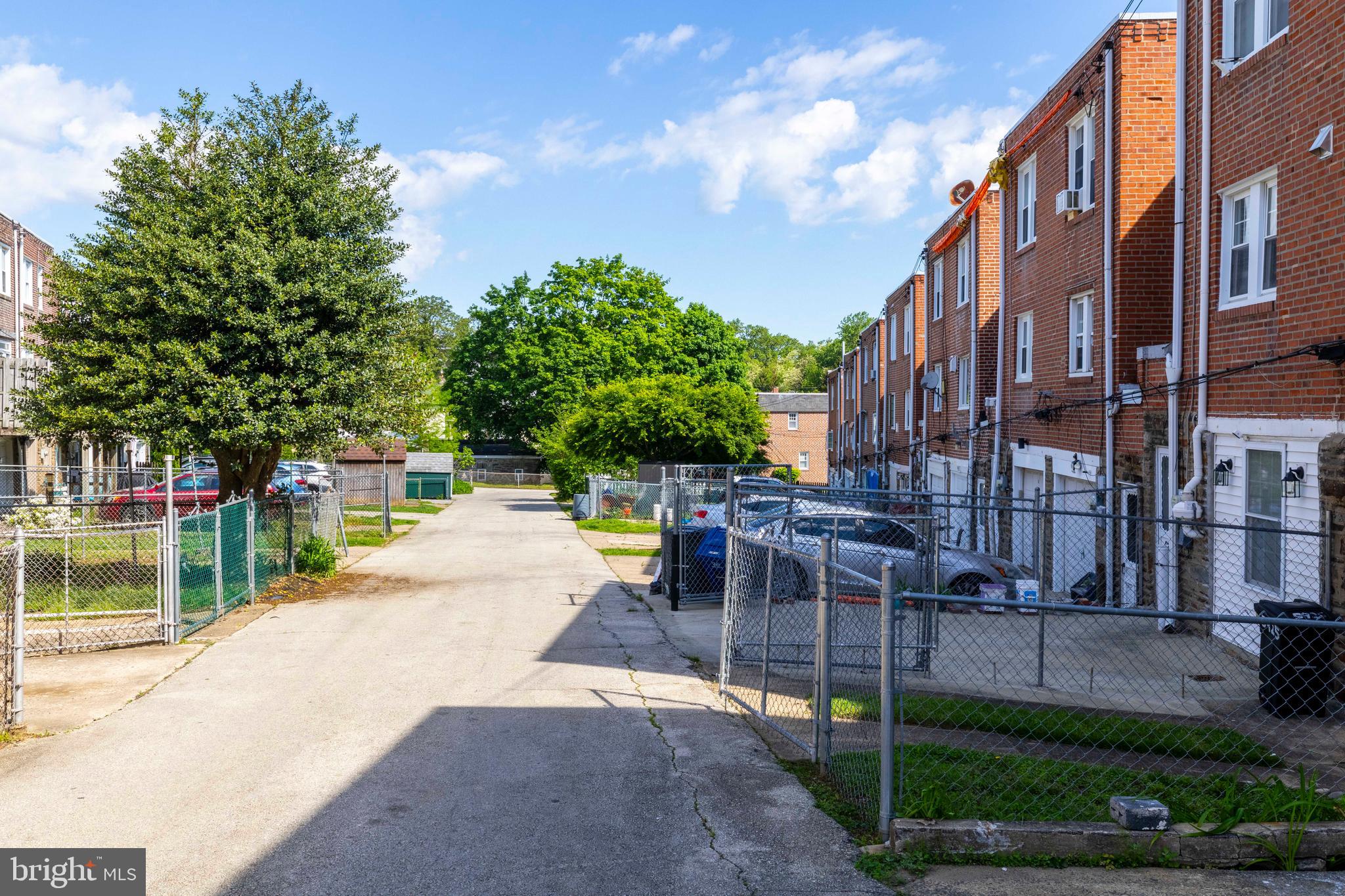 ROXBOROUGH - Residential