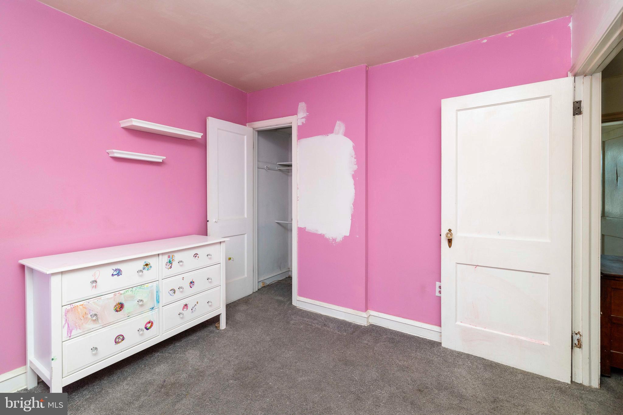 ROXBOROUGH - Residential