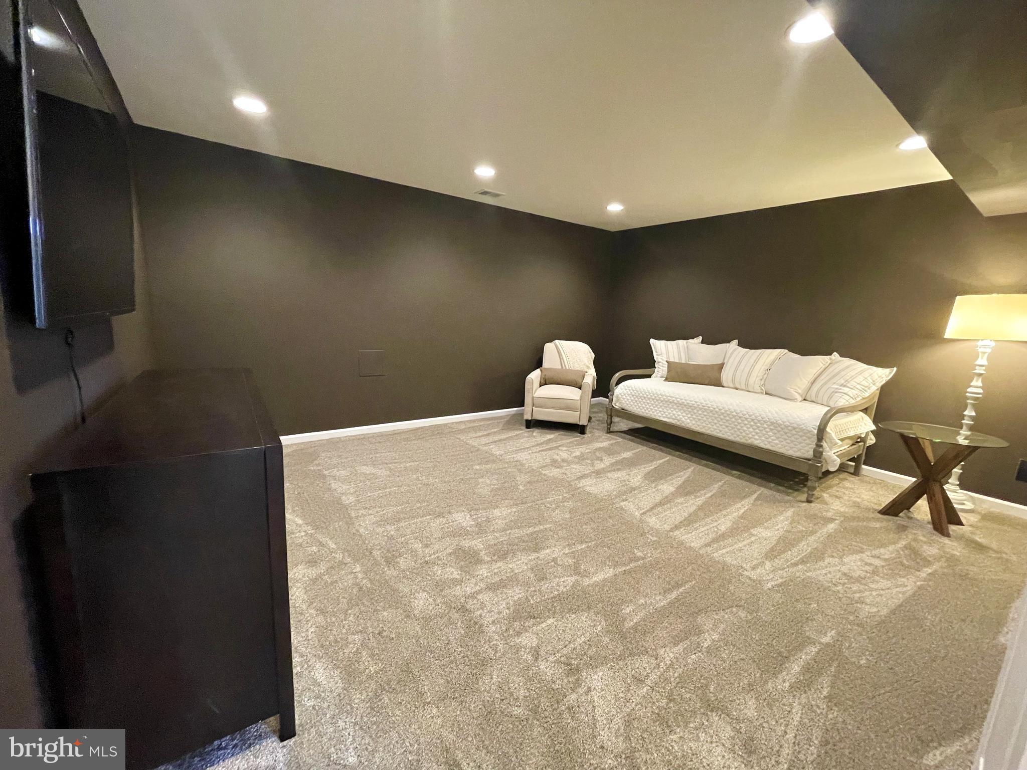 MARBURY - Residential