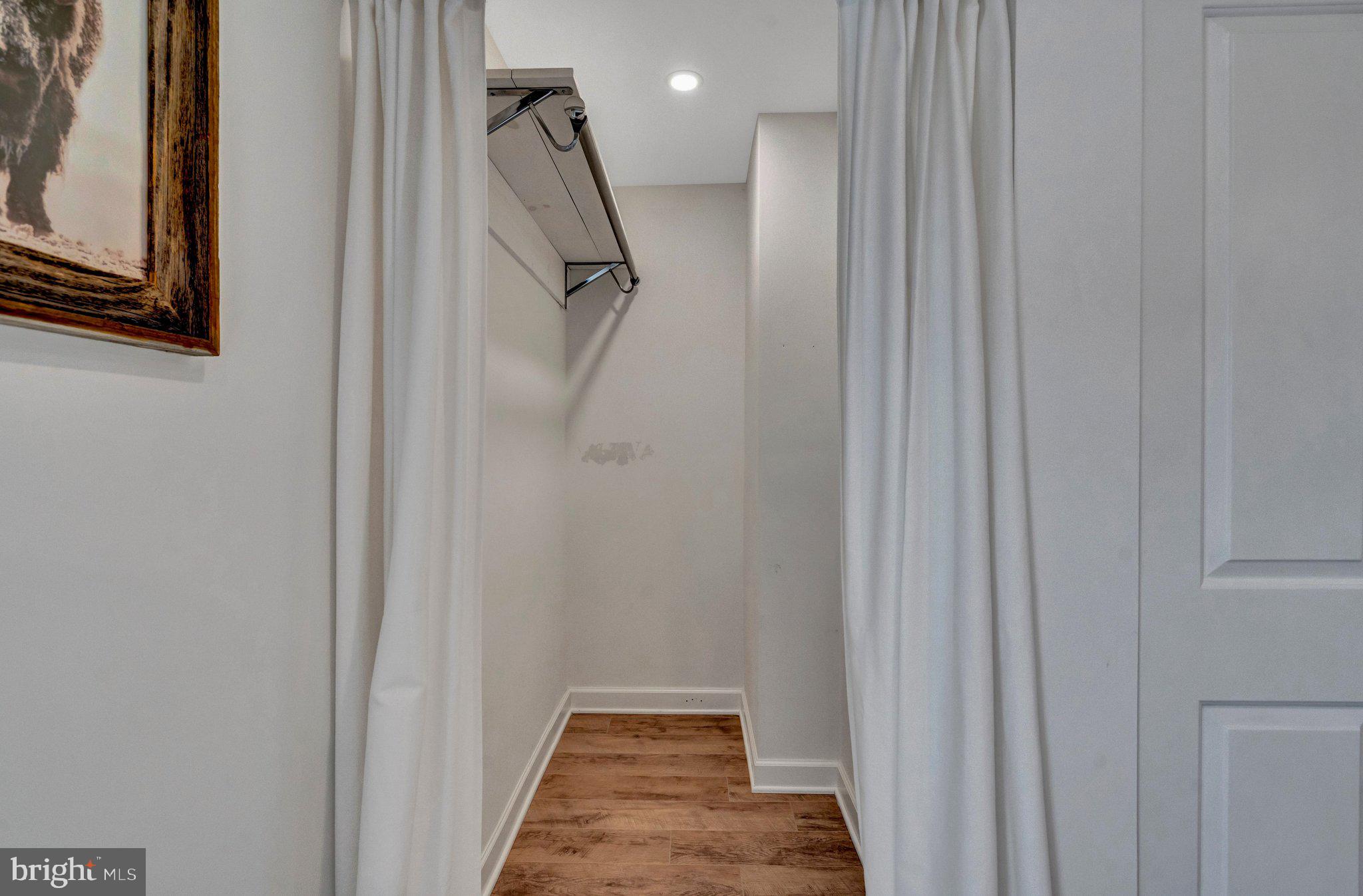 MARBURY - Residential