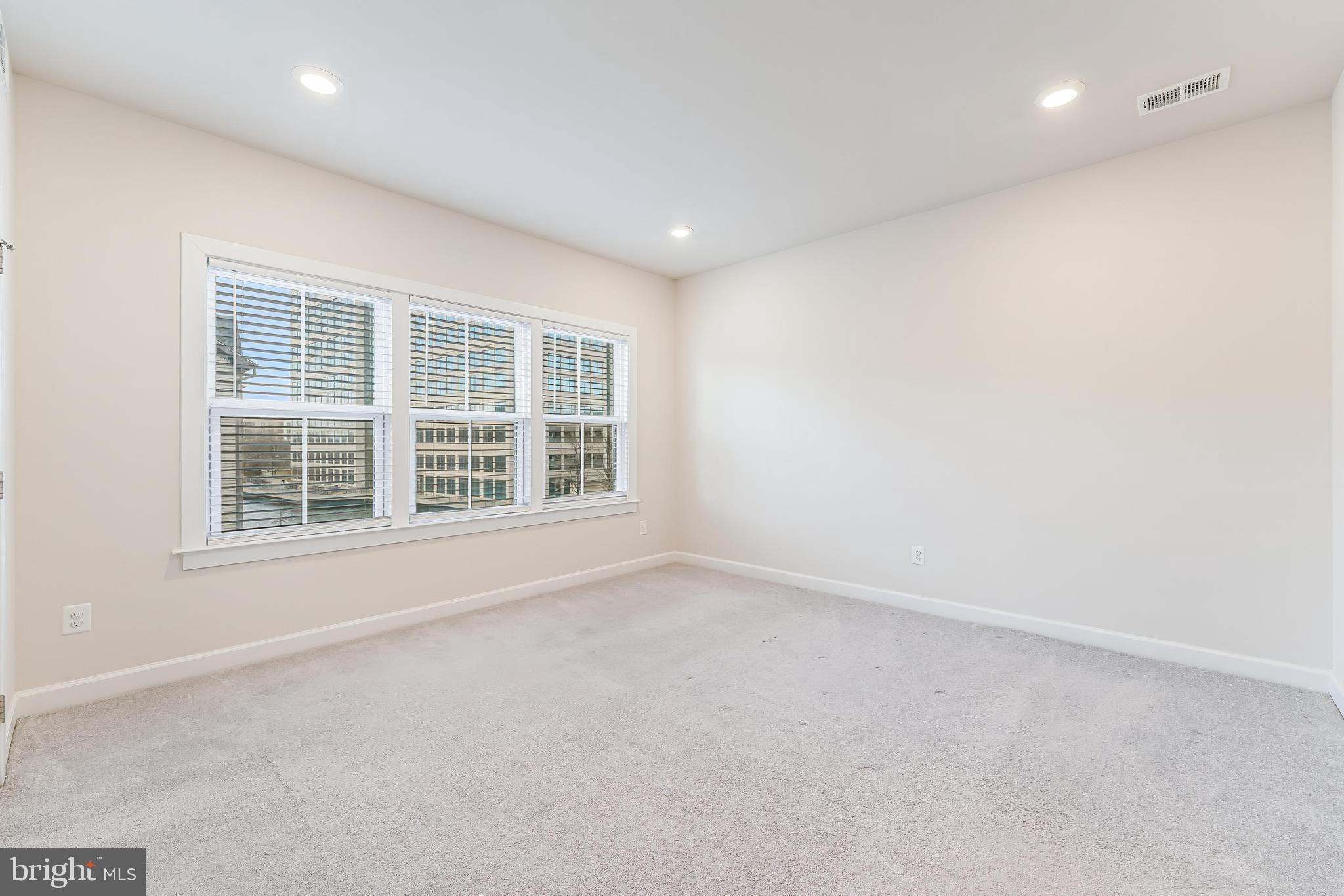 WATERVIEW AT WOODLAND PARK - Residential