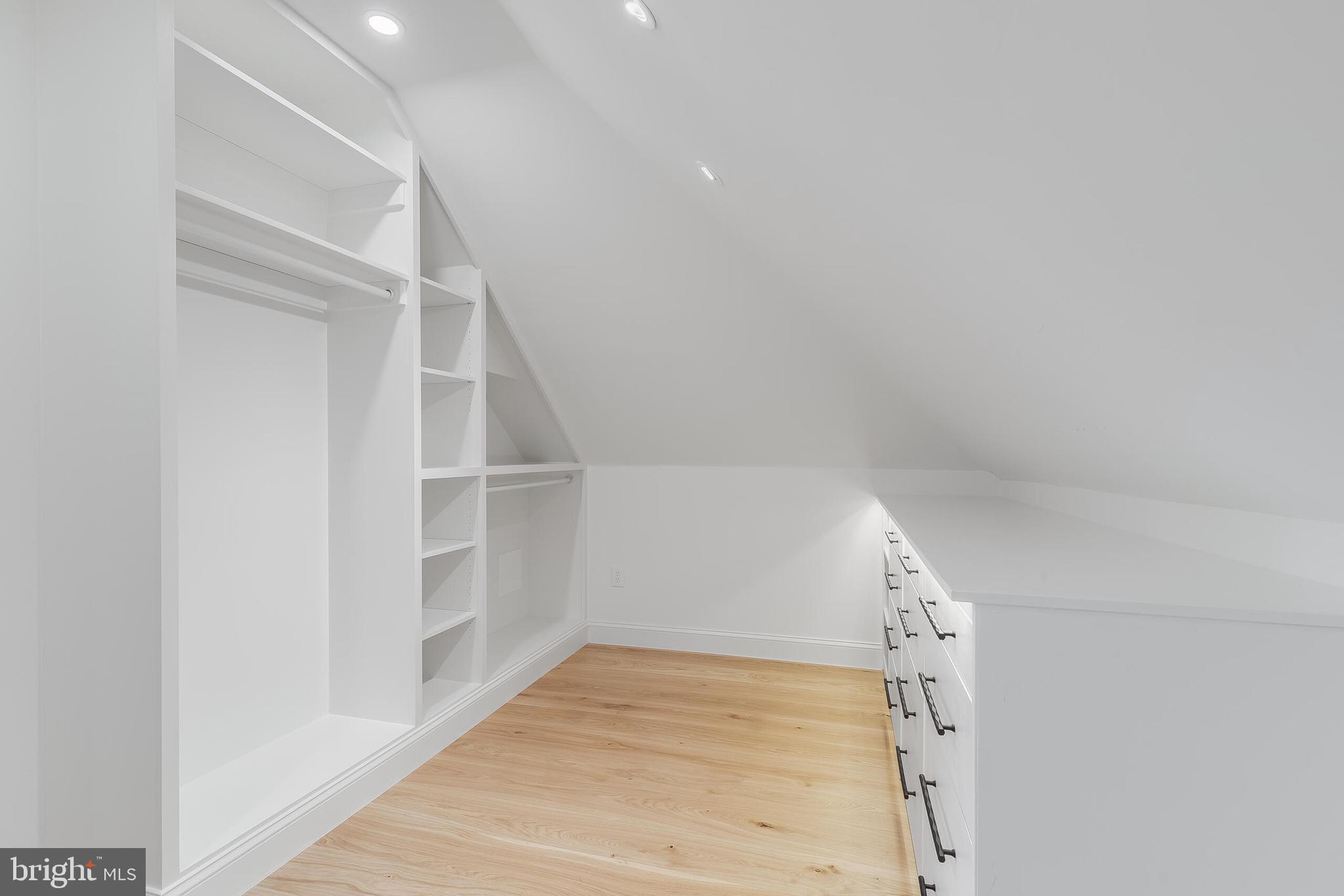 BERKLEY - Residential