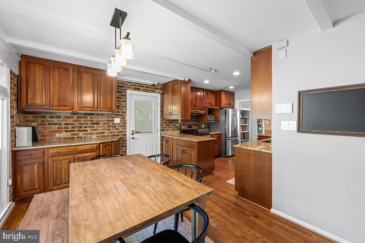 6538 RENWOOD LANE