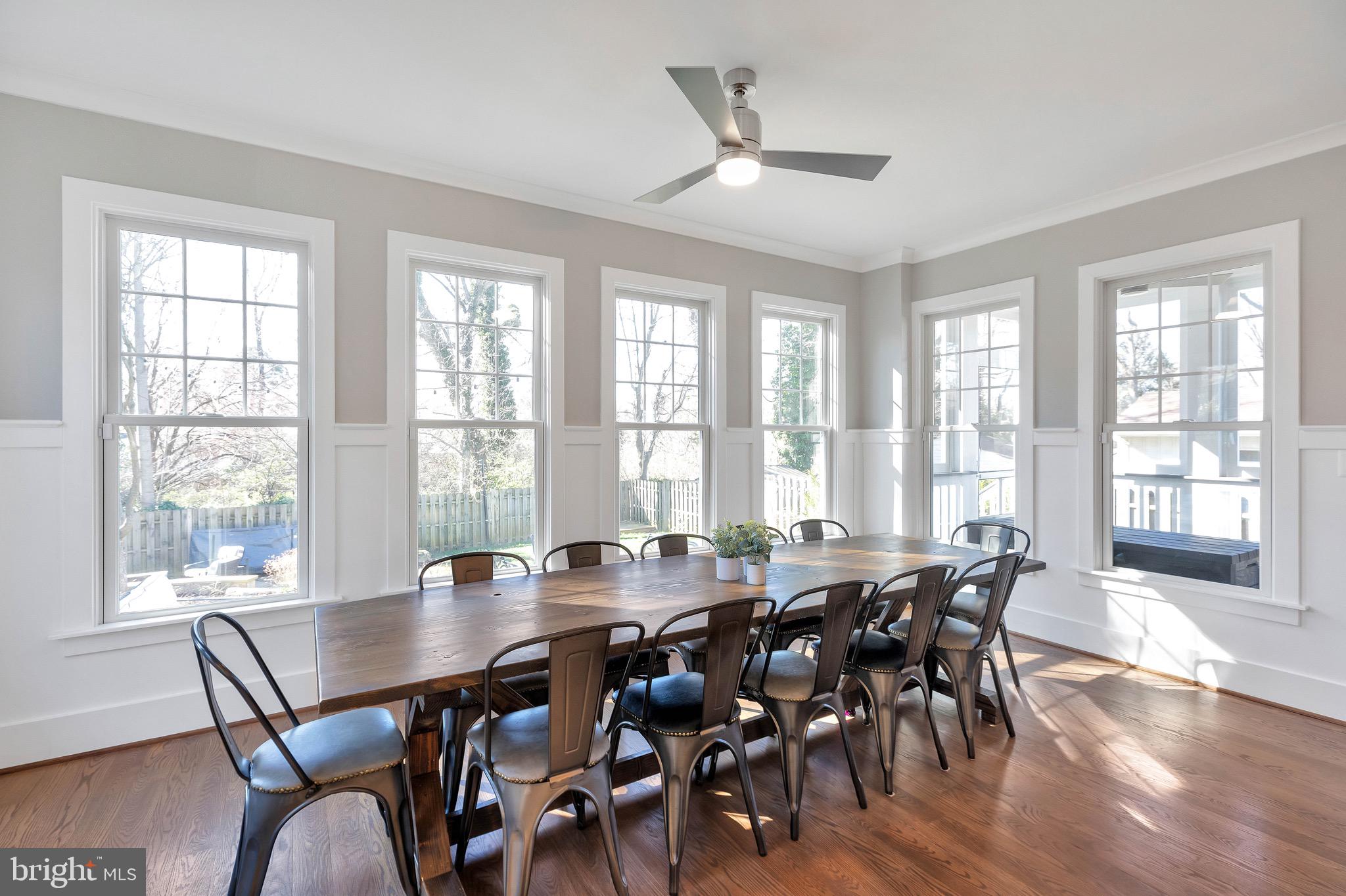 COUNTRY CLUB MANOR - Residential