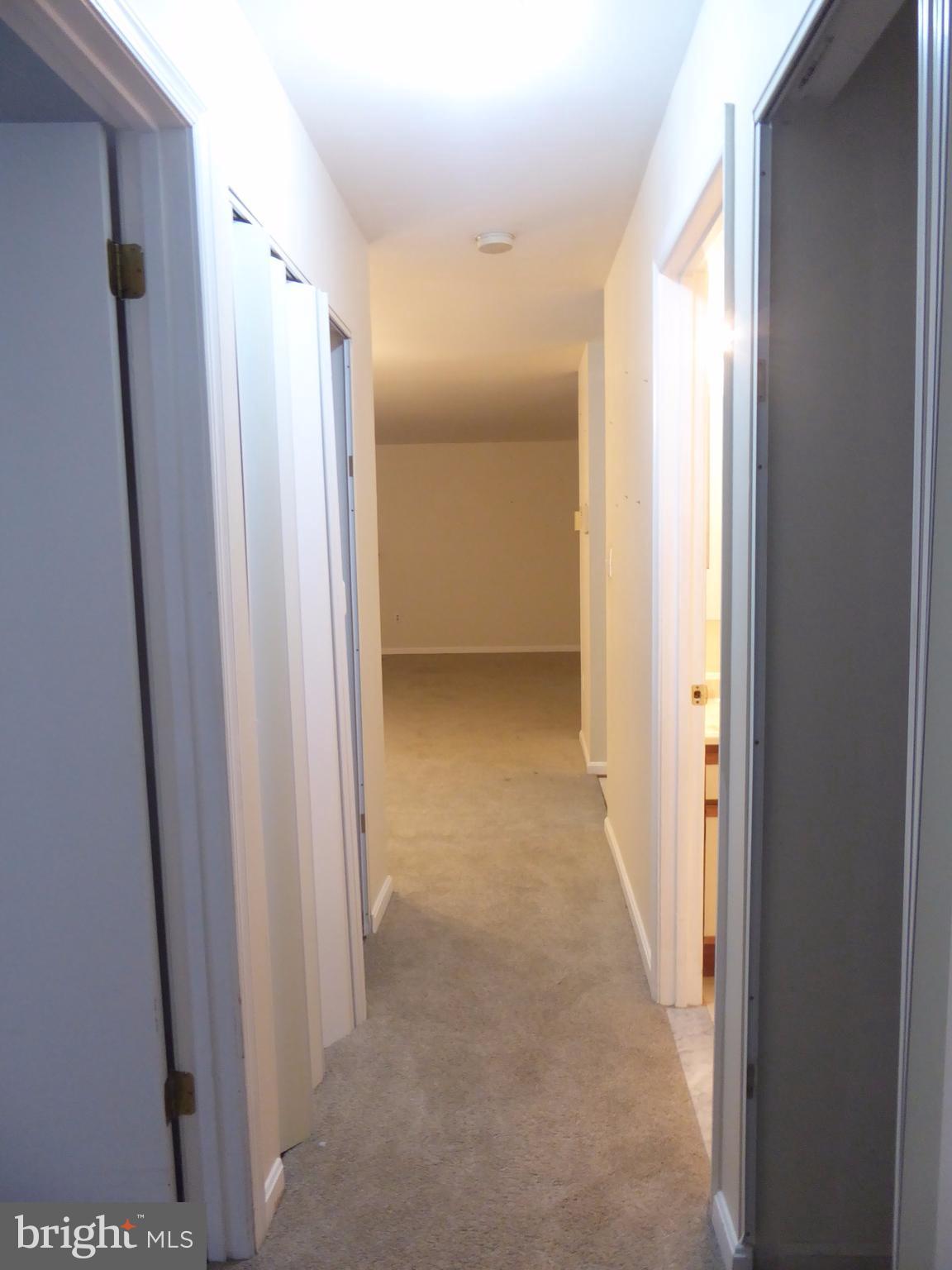 CROMWELL FOUNTAIN - Residential