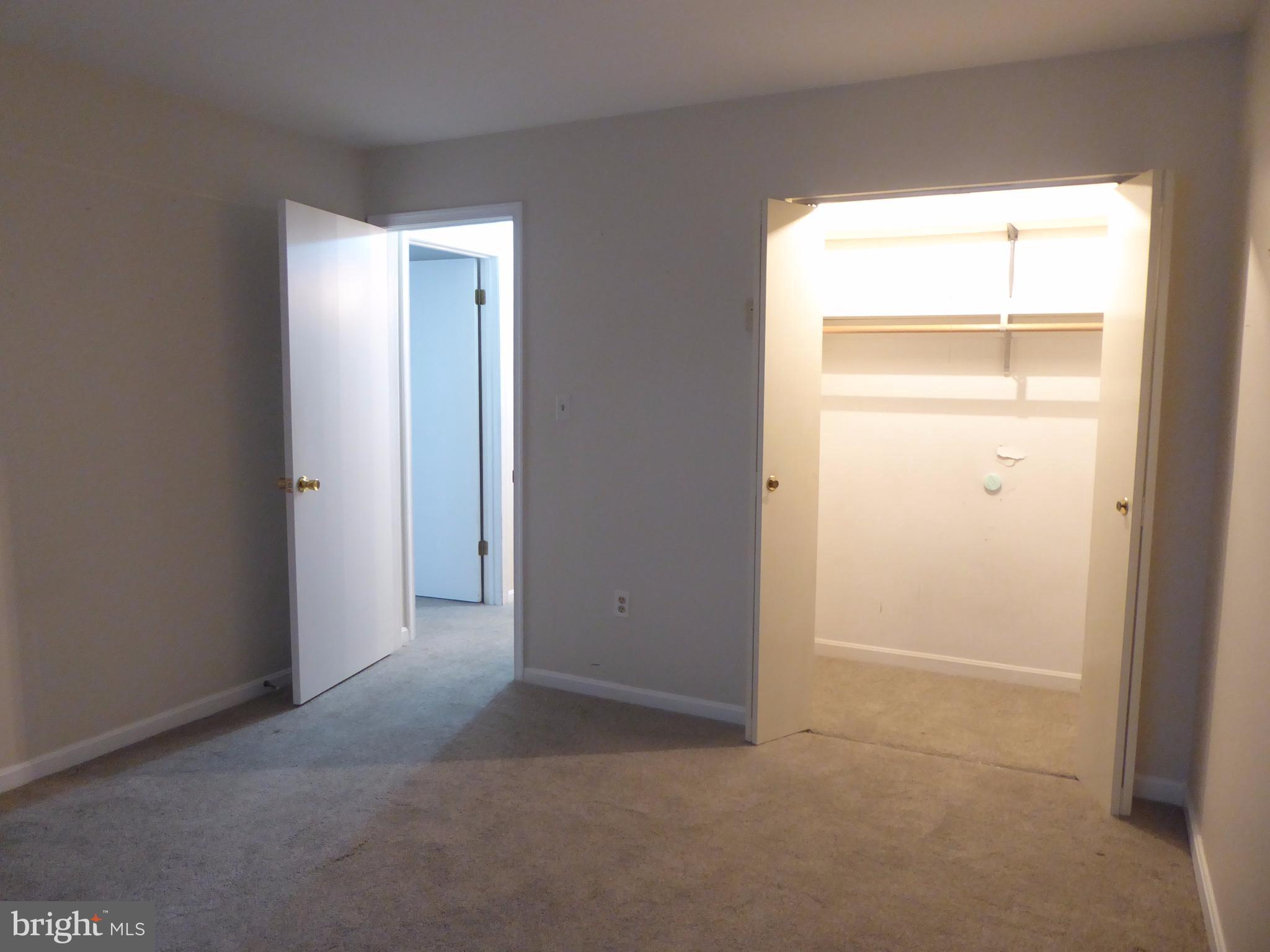 CROMWELL FOUNTAIN - Residential