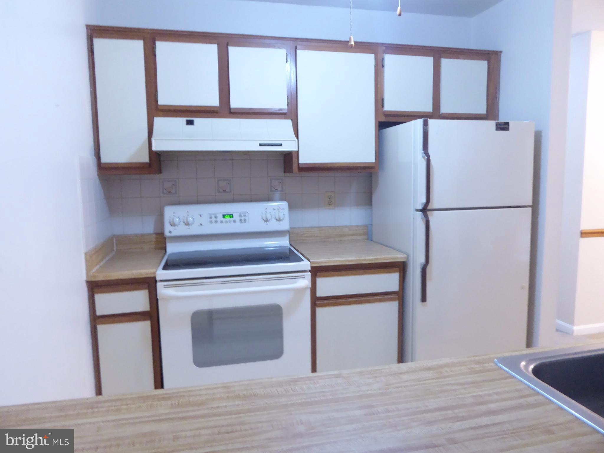 CROMWELL FOUNTAIN - Residential